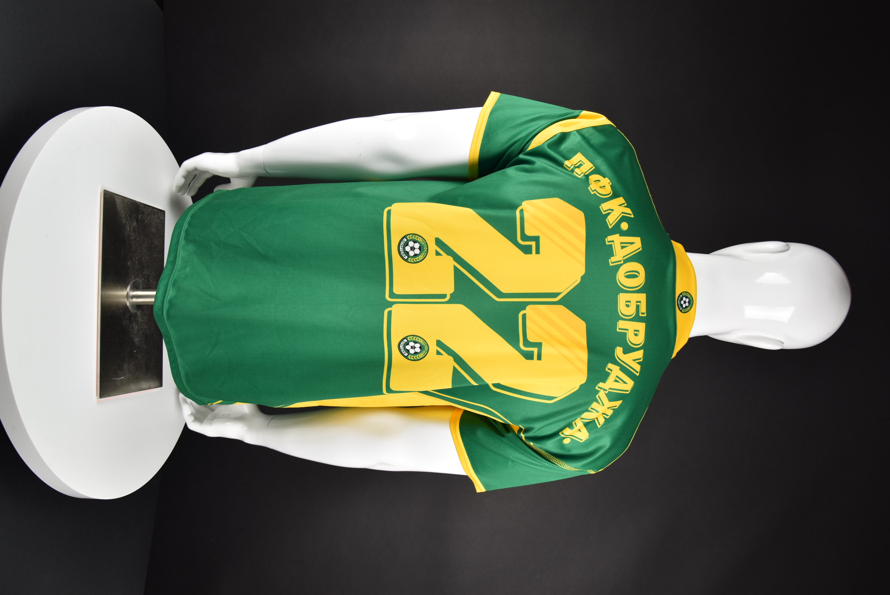 Милен Петков back photo