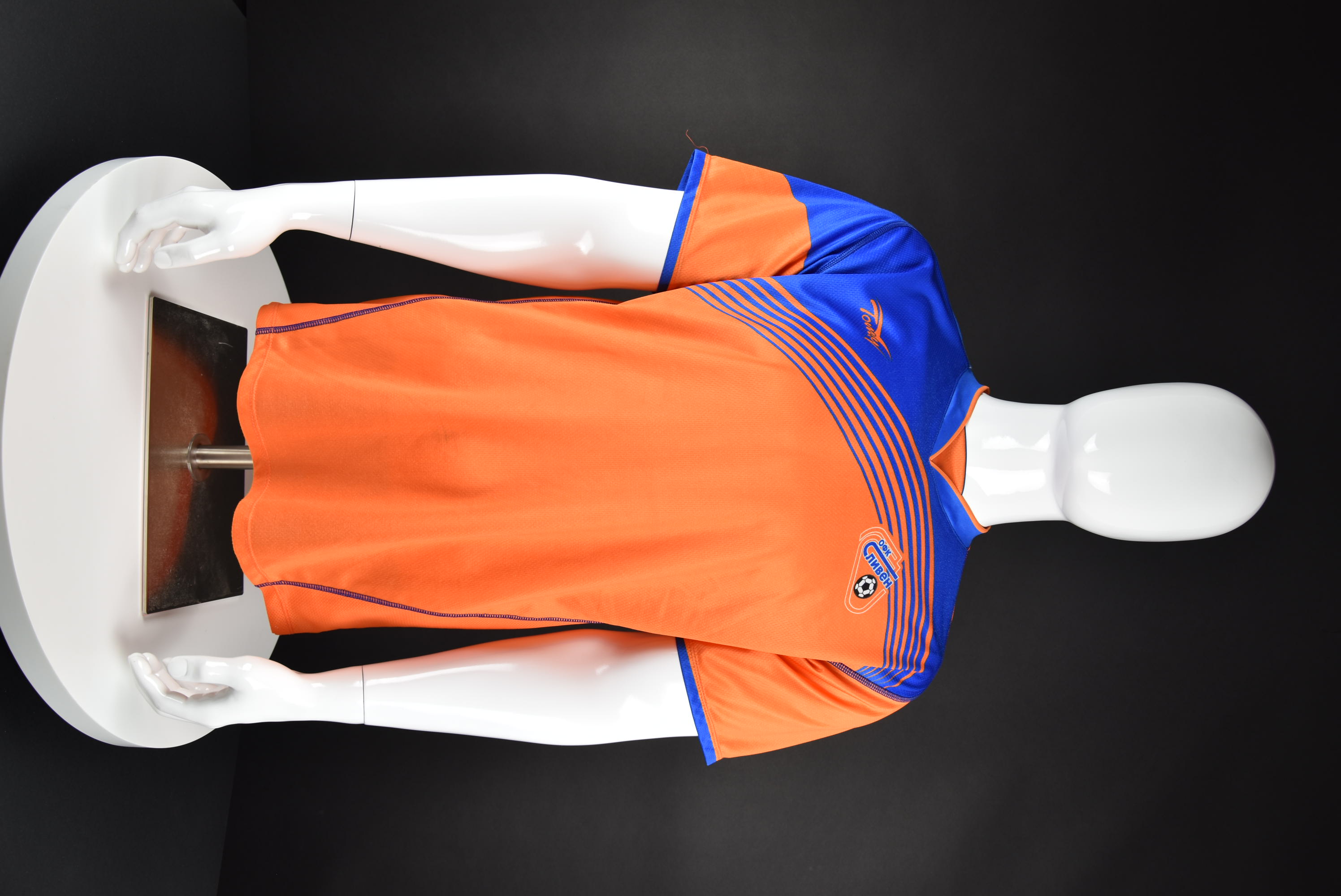 Неизвестен front photo