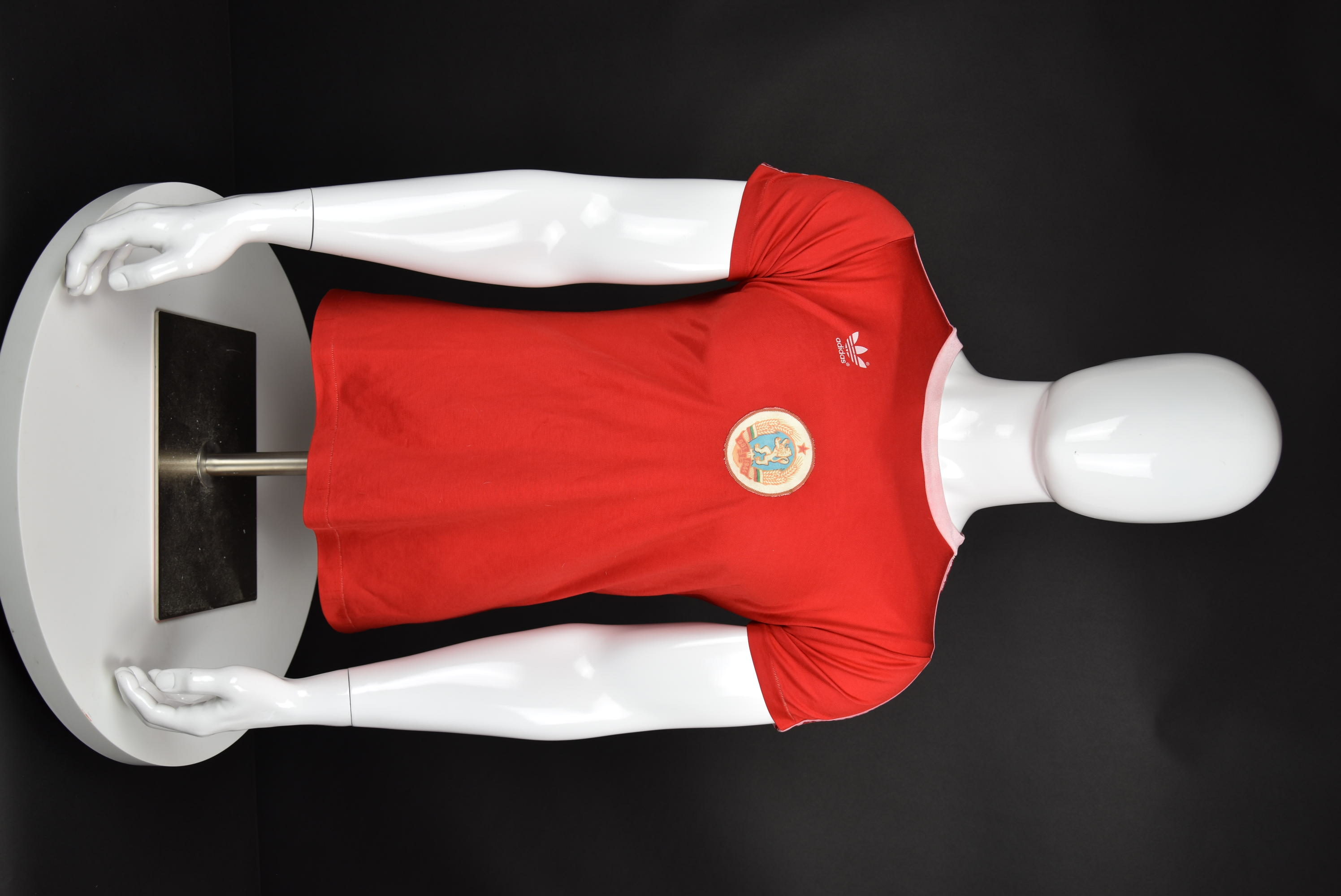 Неизвестен front photo