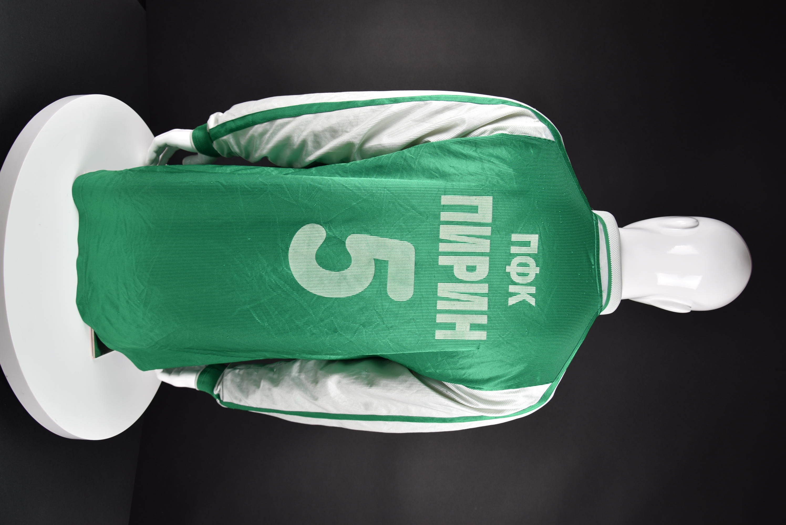 Неизвестен back photo