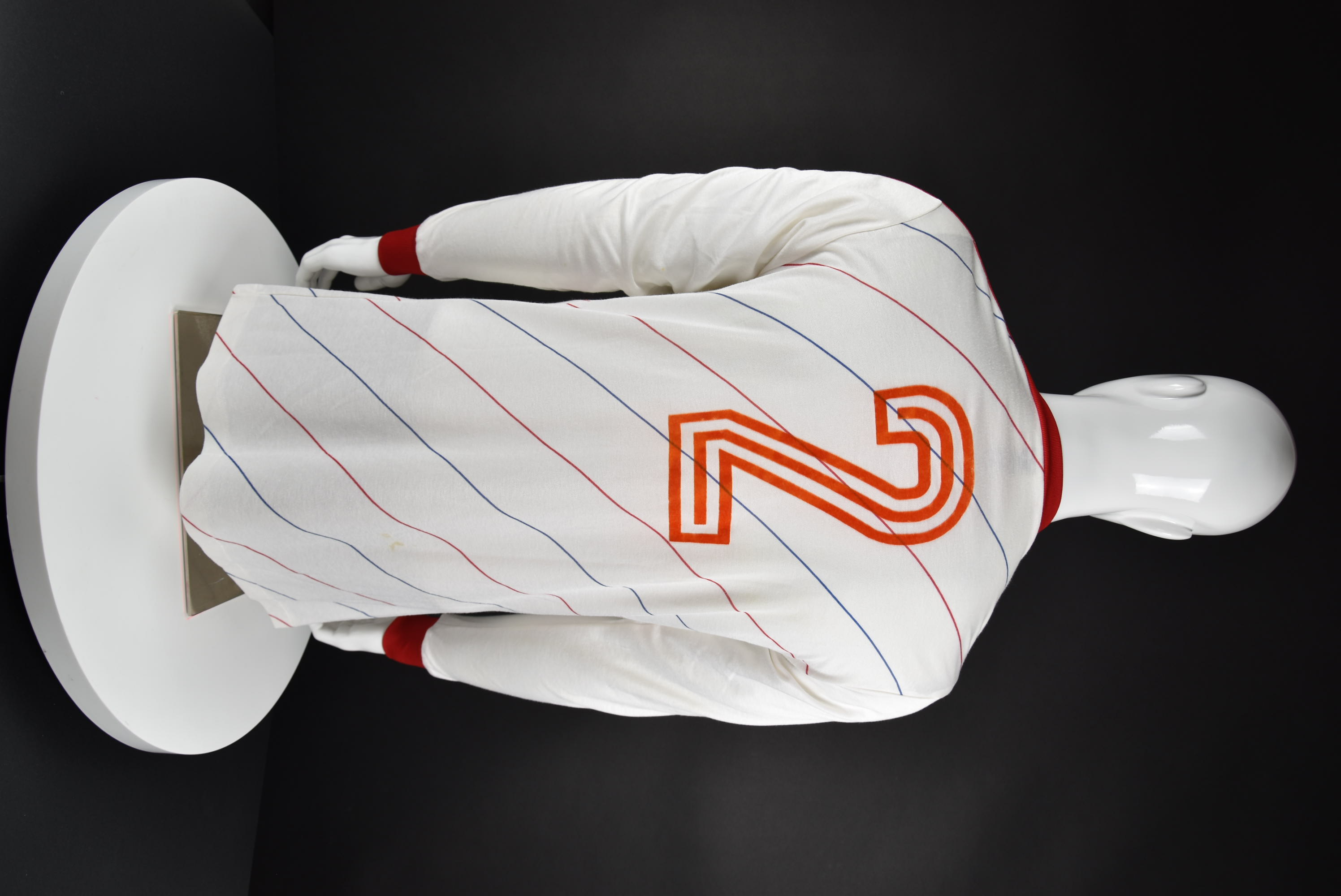 Пламен Николов back photo