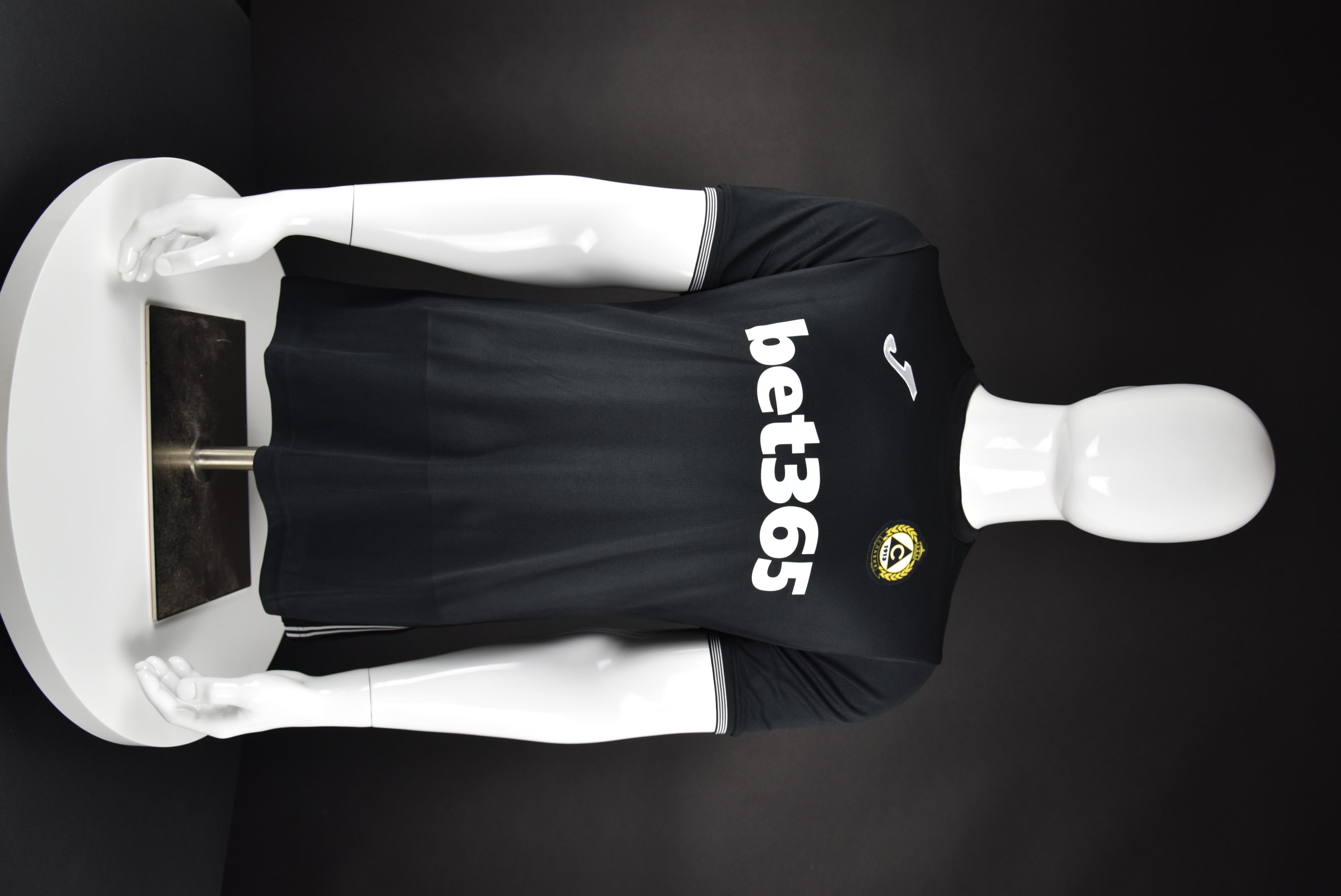 Димитър Рангелов front photo