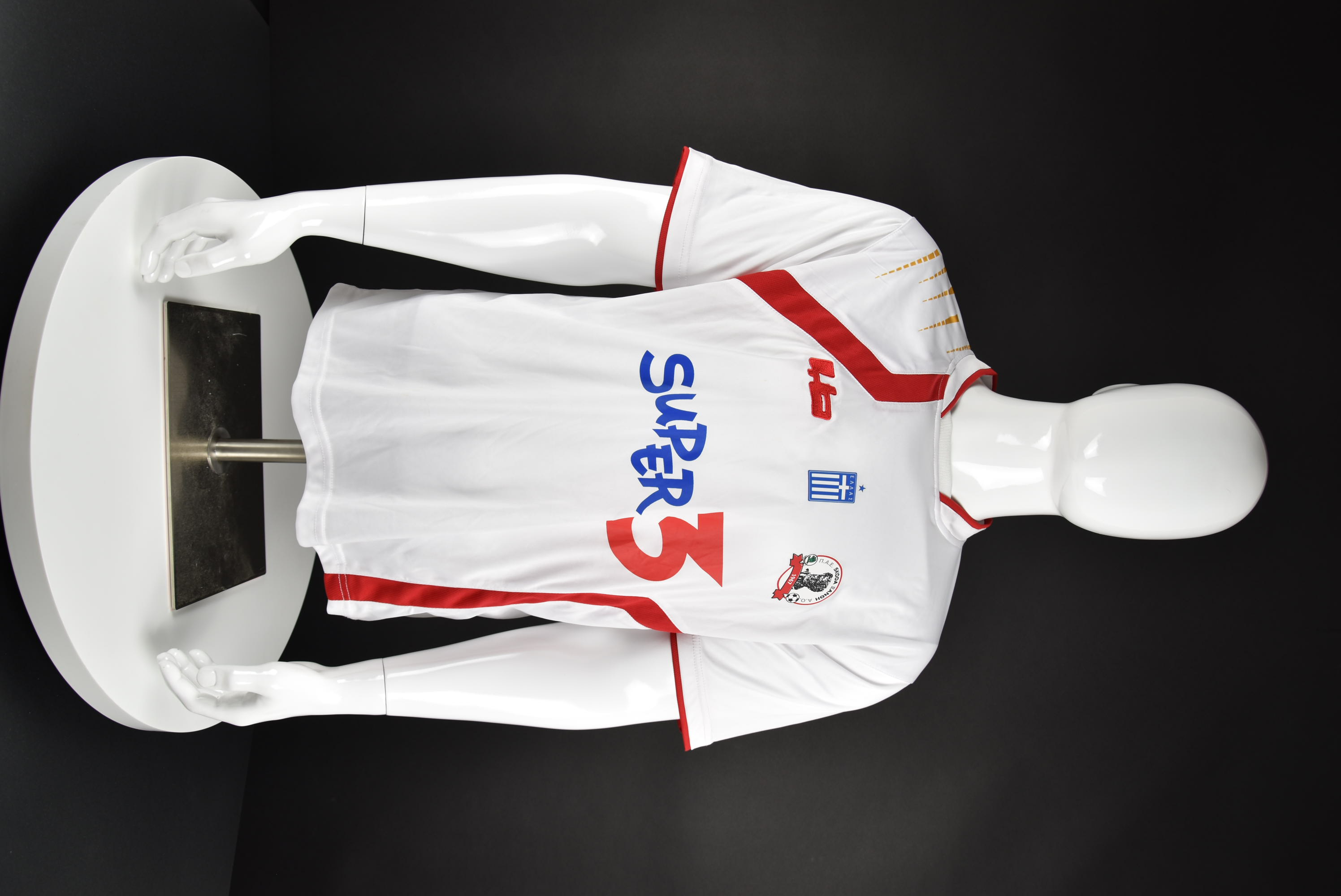 Даниел Кутев front photo