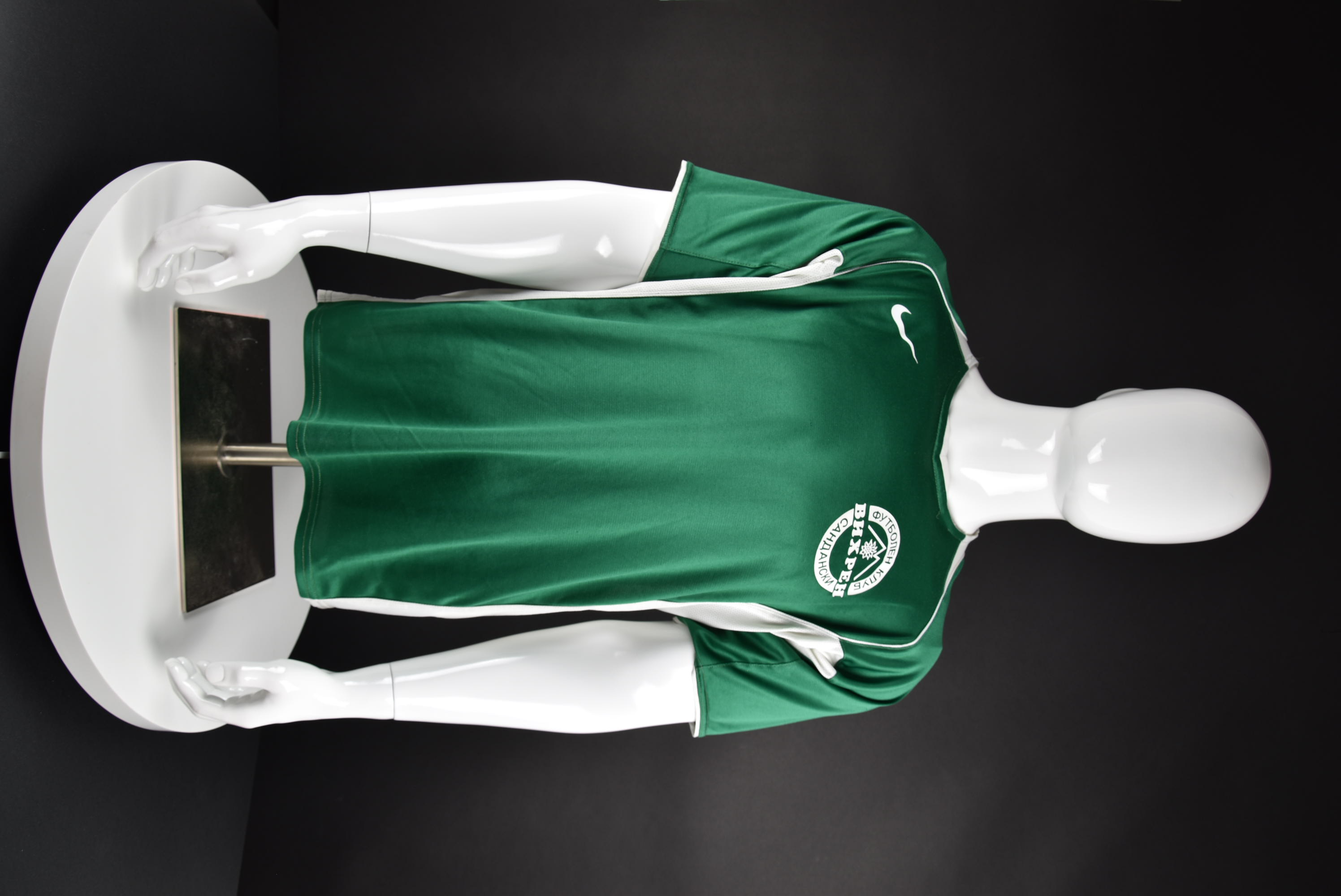 Неизвестен front photo