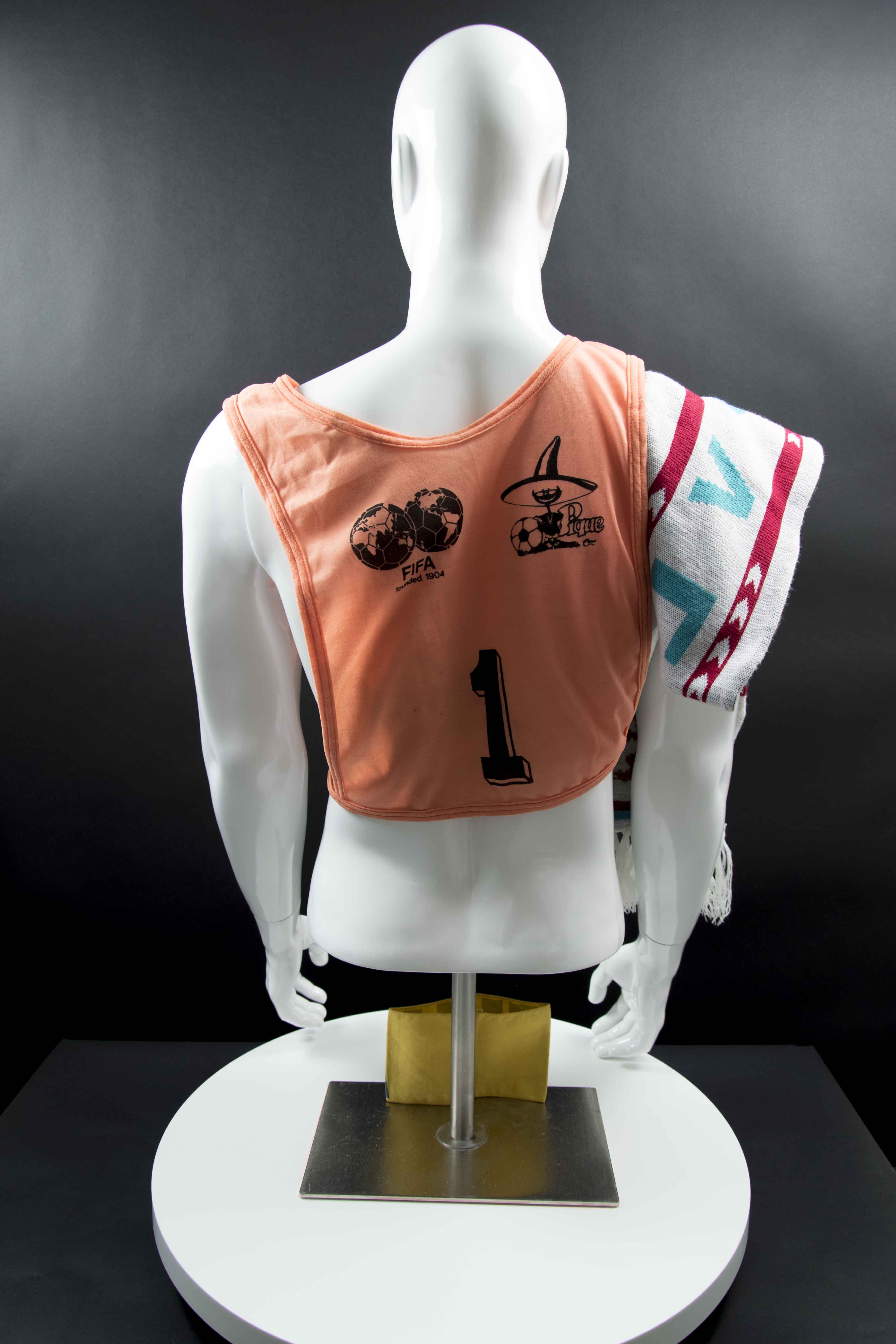 Неизвестен back photo