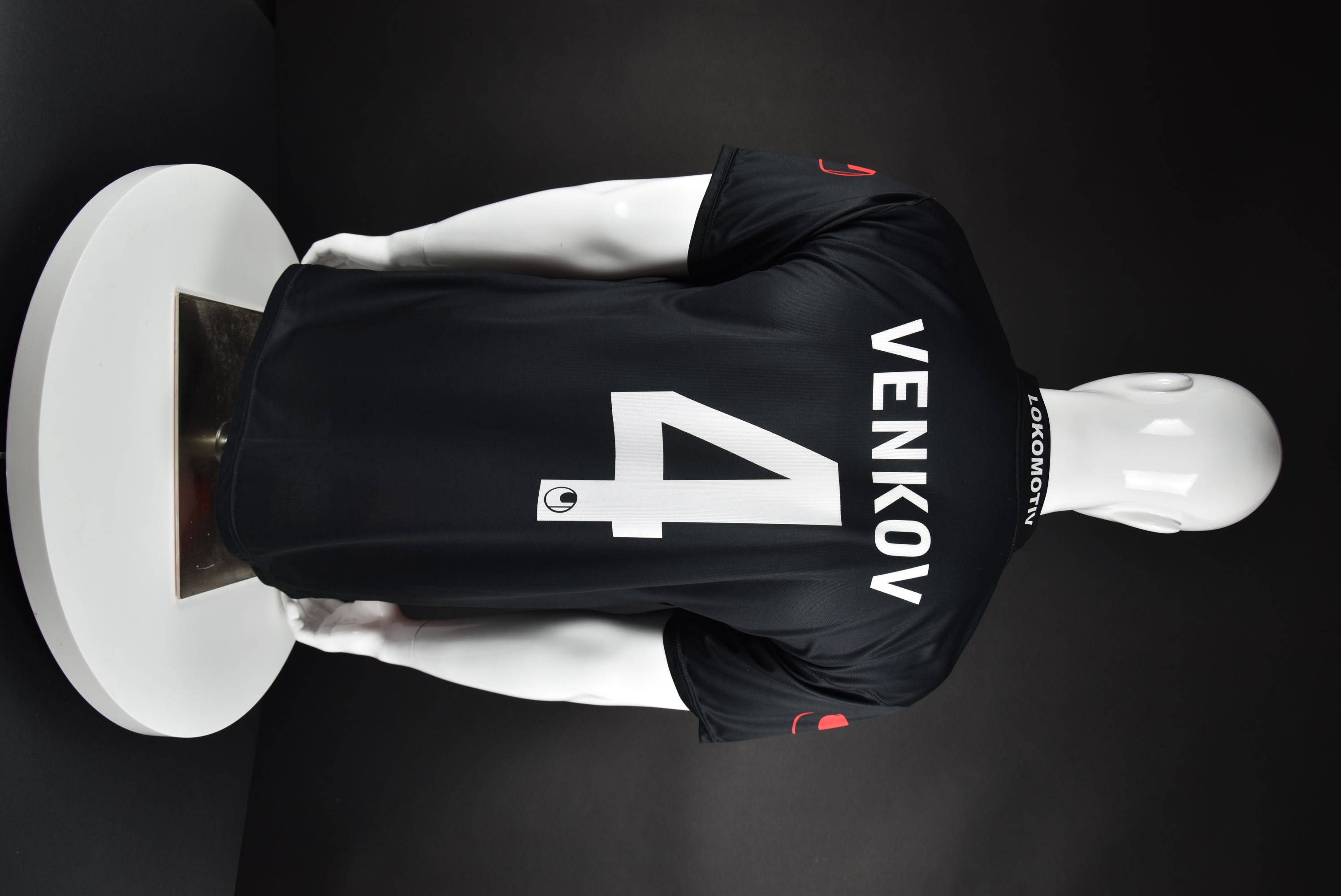 Михаил Венков back photo