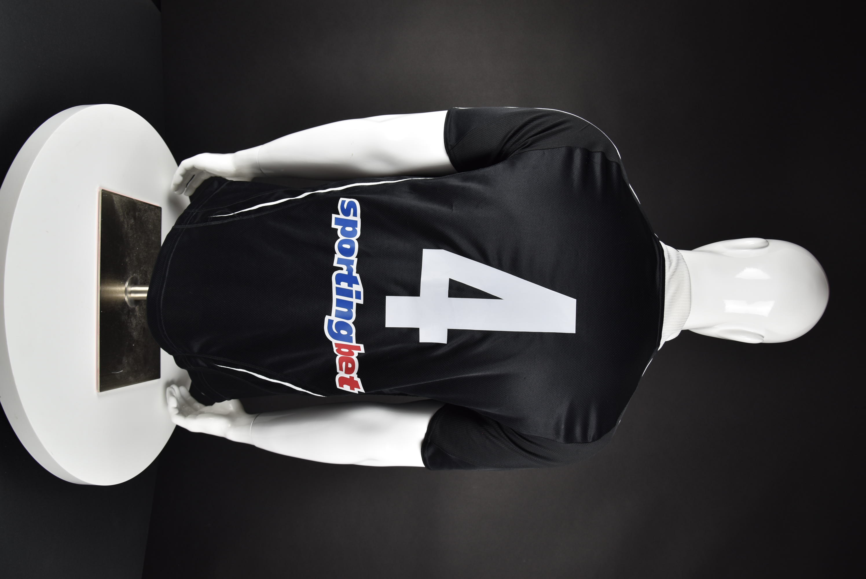 Неизвестен back photo