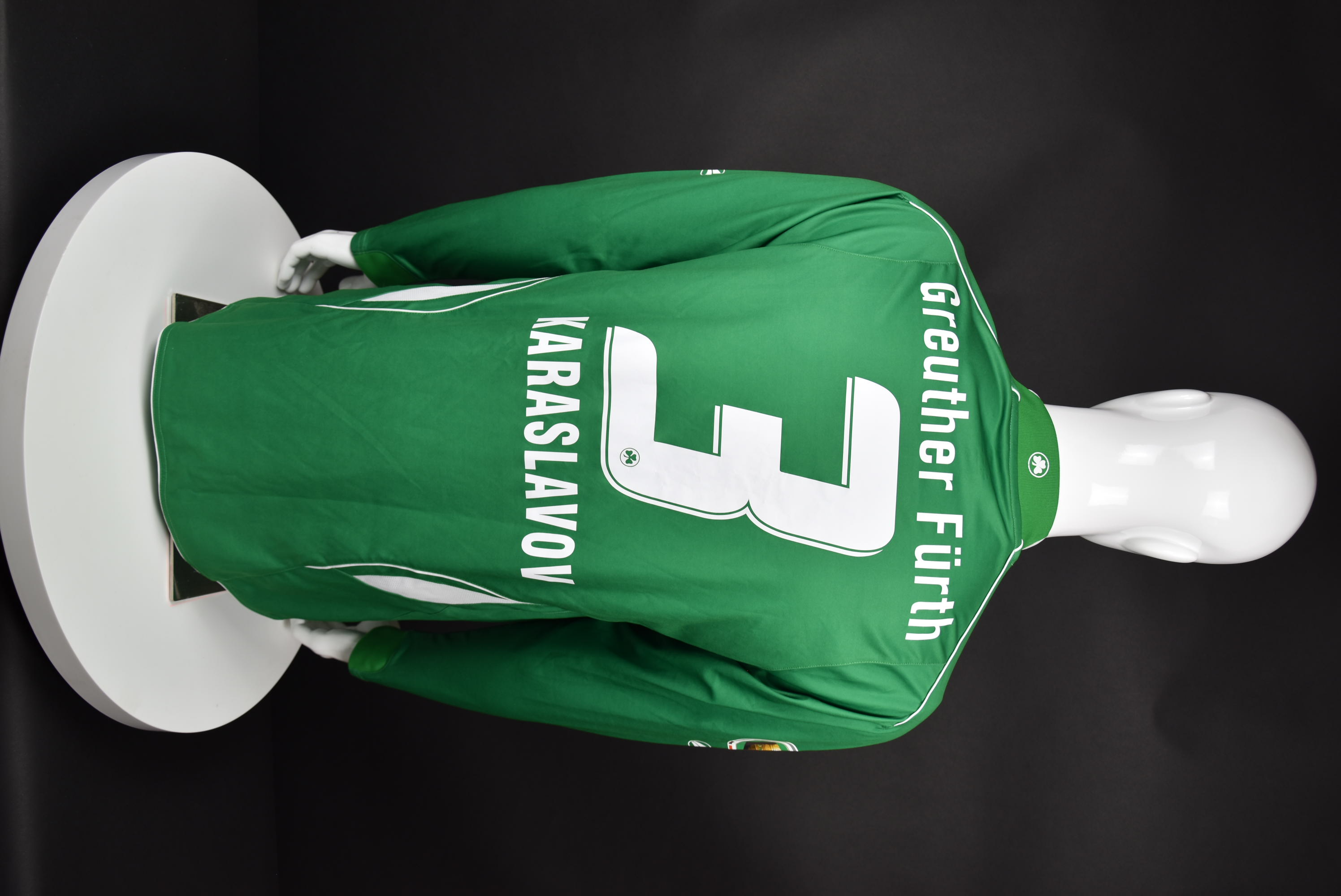 Асен Караславов back photo