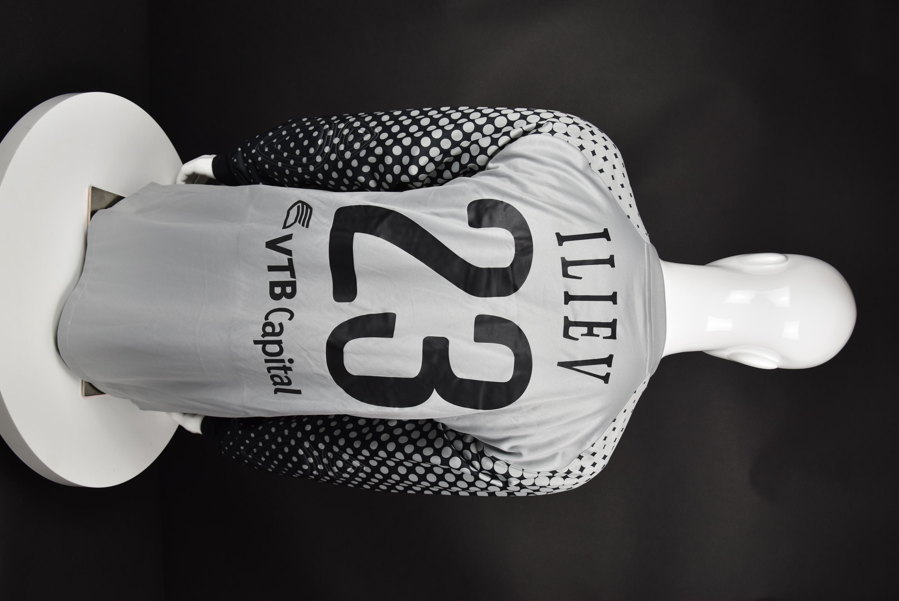 Пламен Илиев back photo