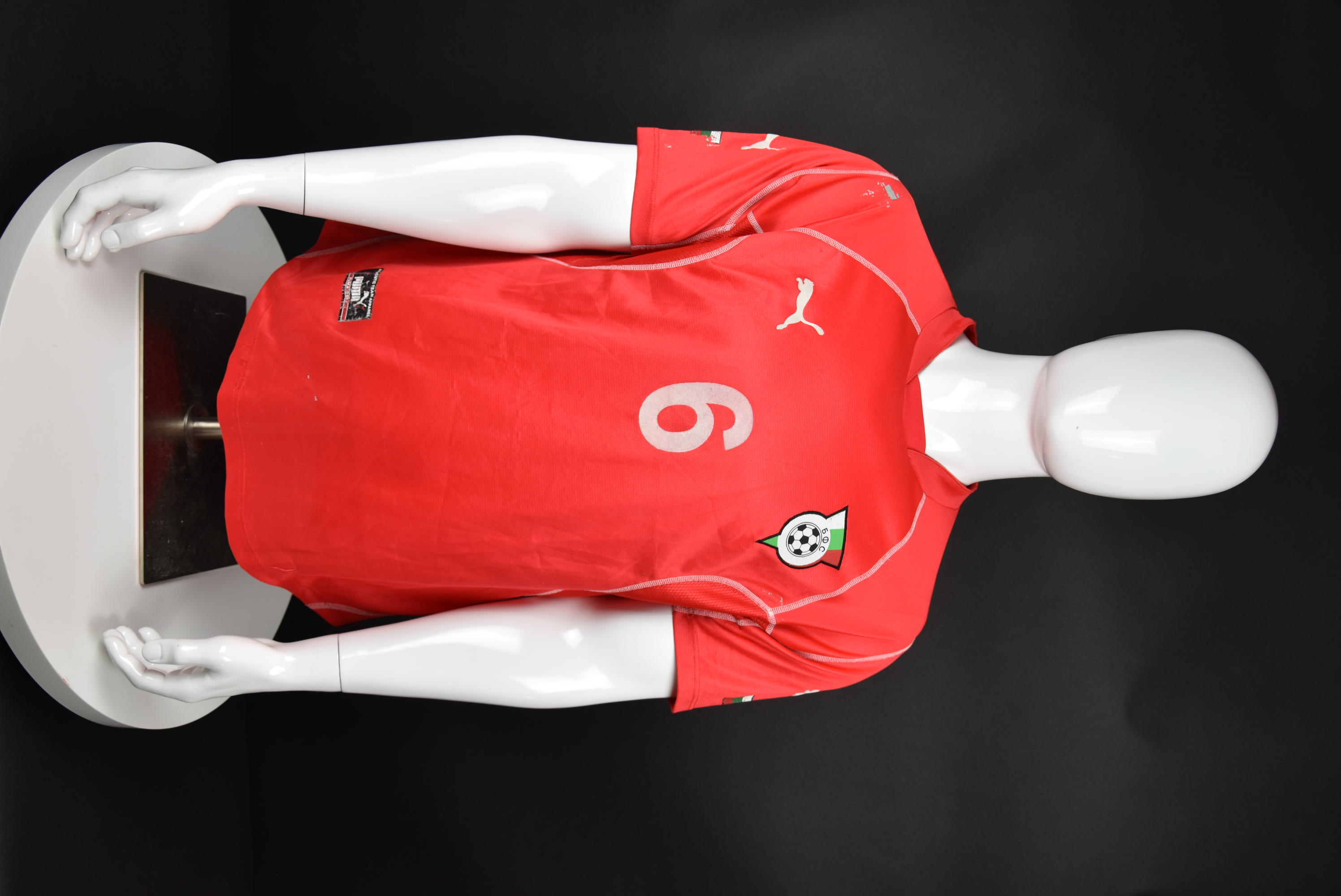 Неизвестен front photo