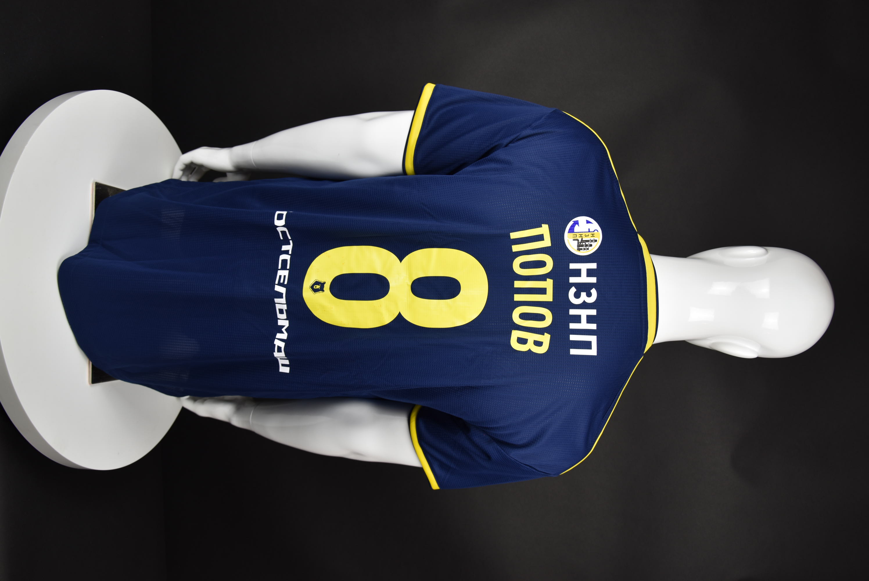 Ивелин Попов back photo