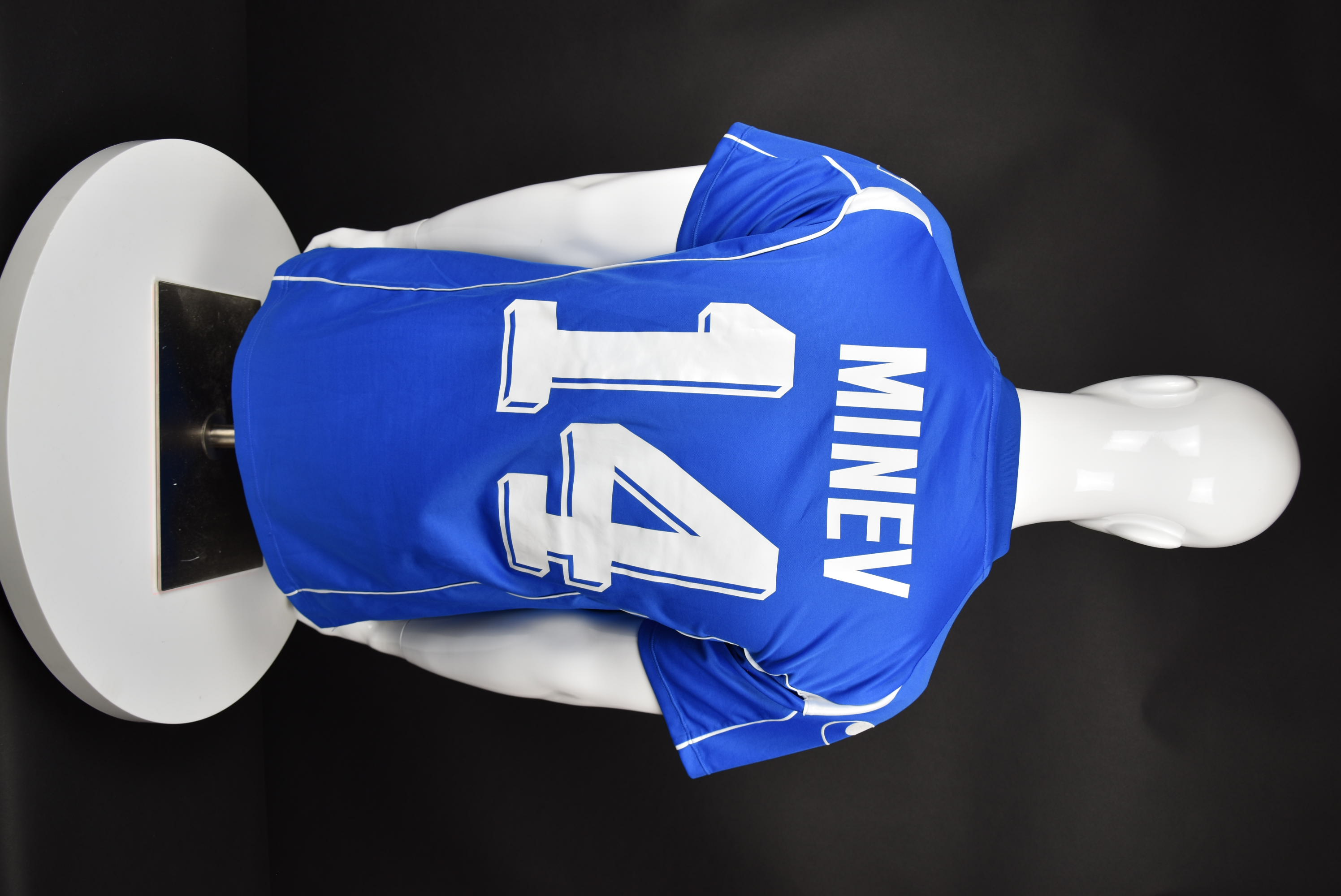 Веселин Минев back photo