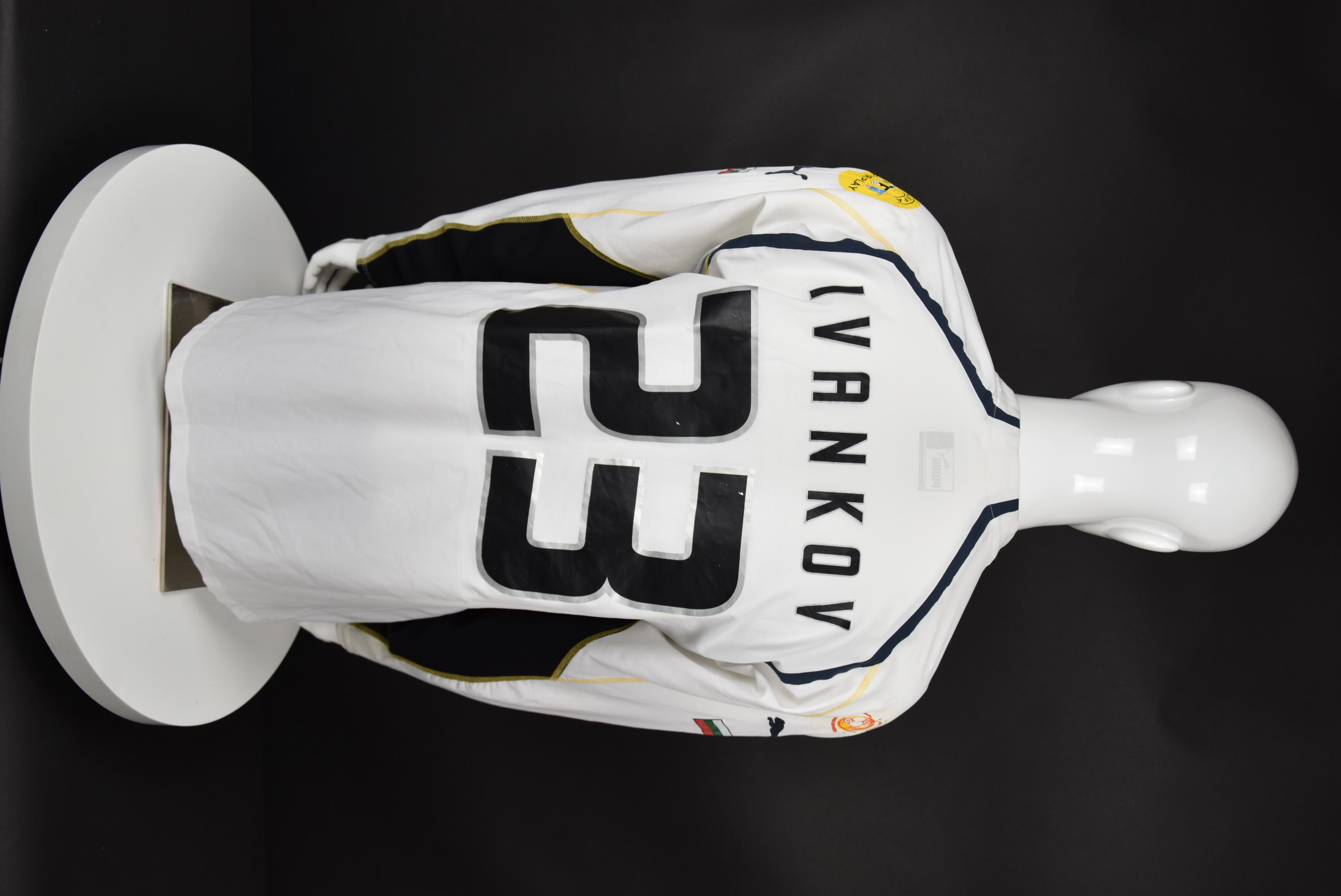 Димитър Иванков back photo