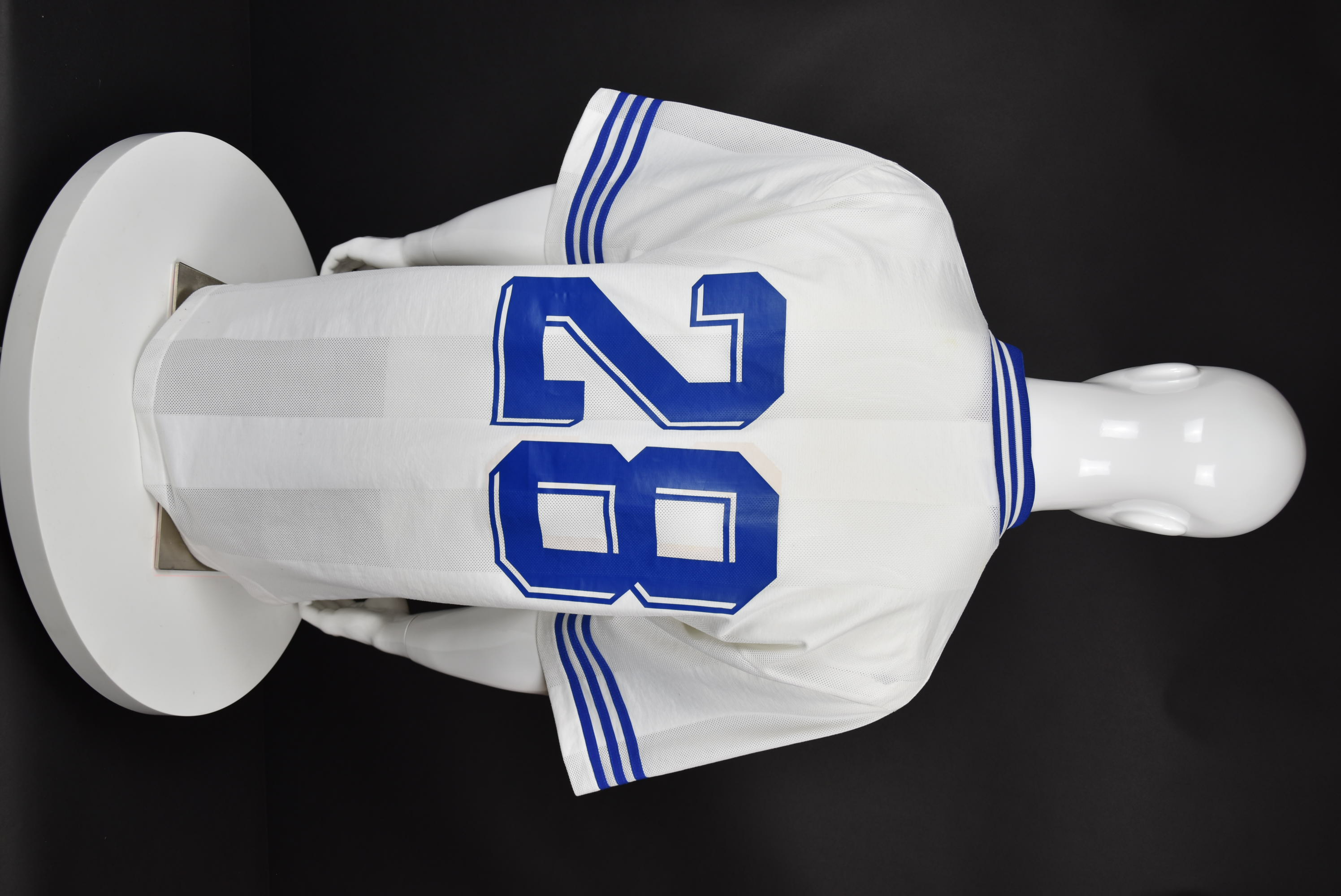 Неизвестен back photo