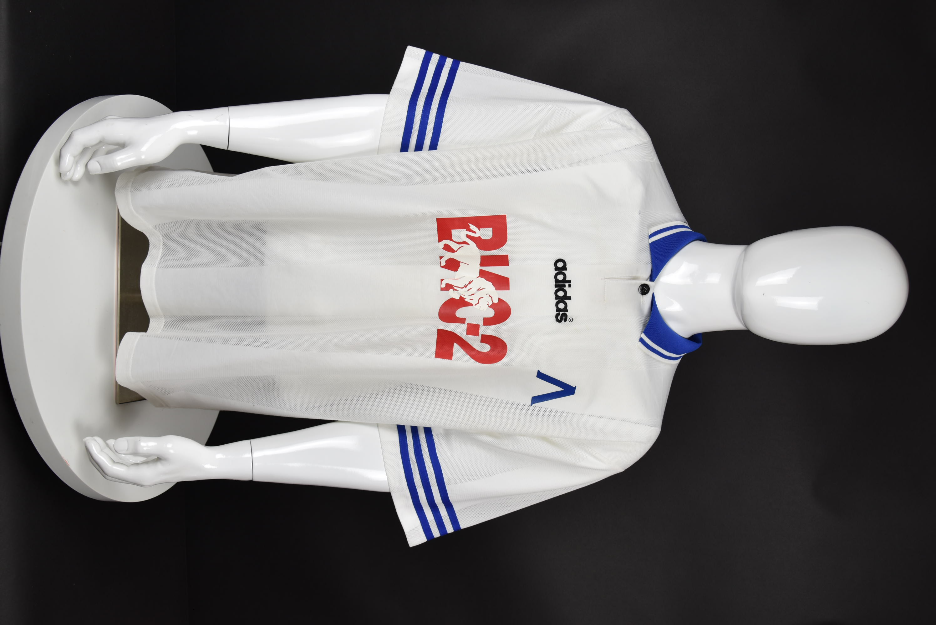 Неизвестен front photo