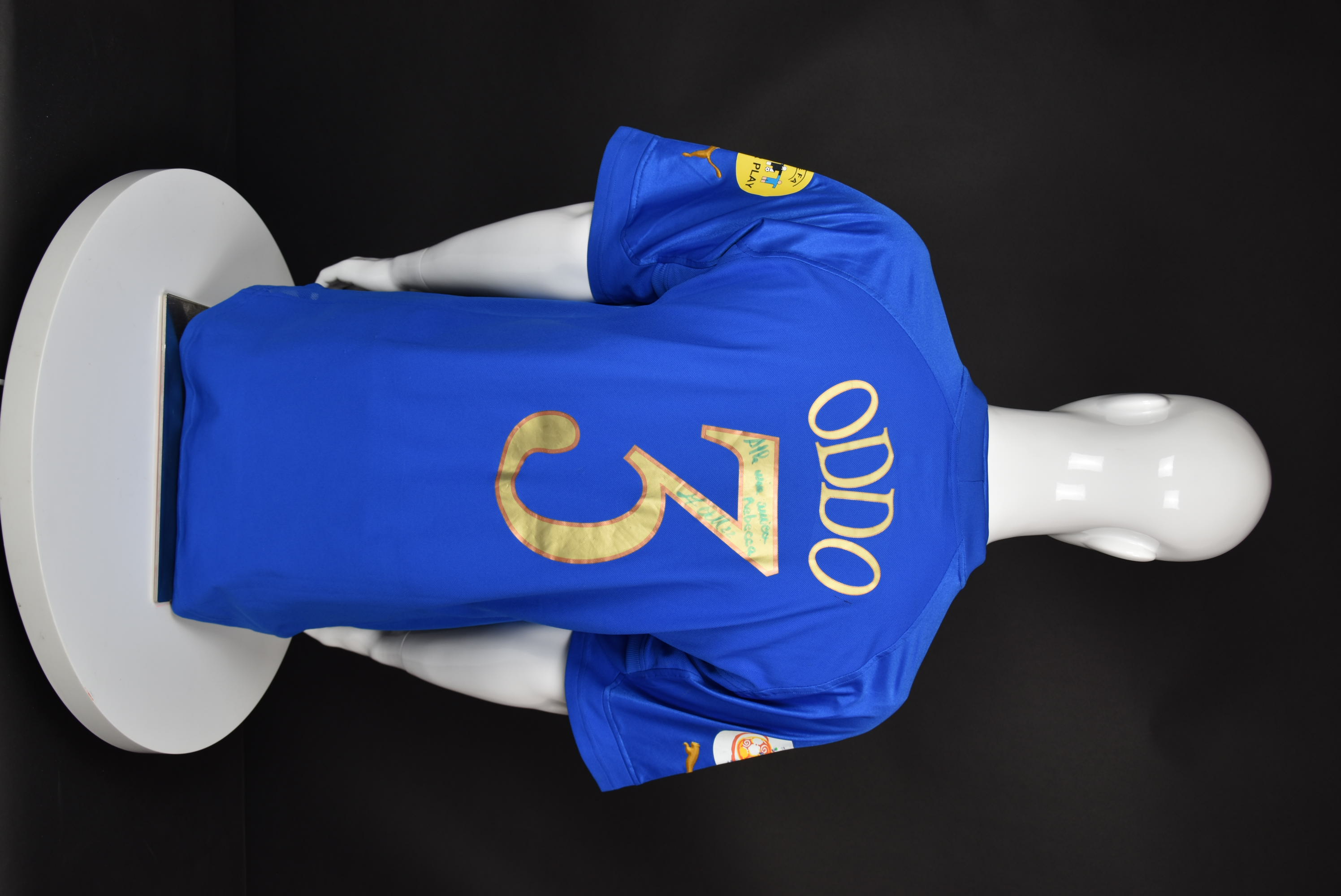 Масимо Оддо back photo