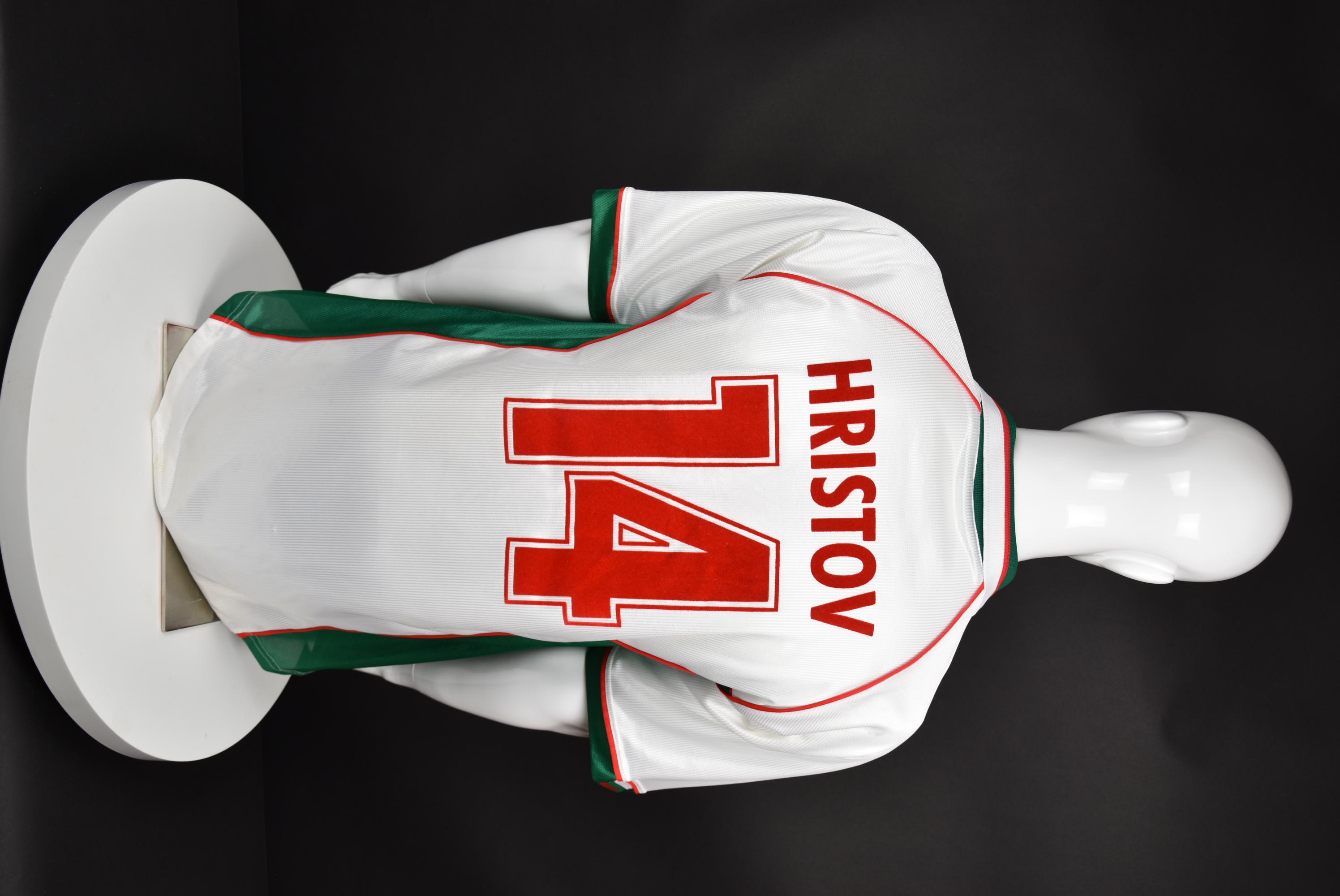 Мариян Христов back photo