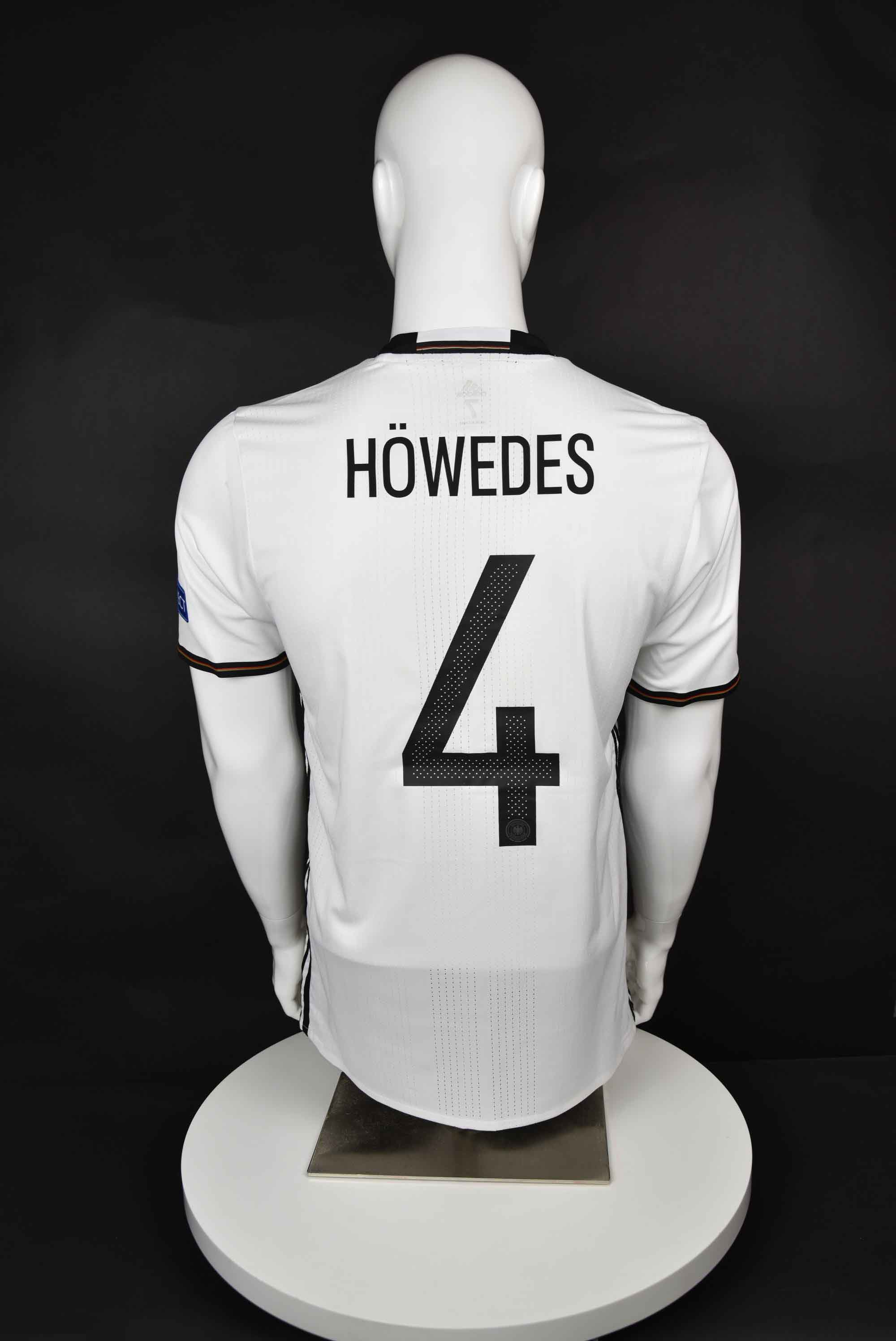 Бенедикт Хьоведес back photo