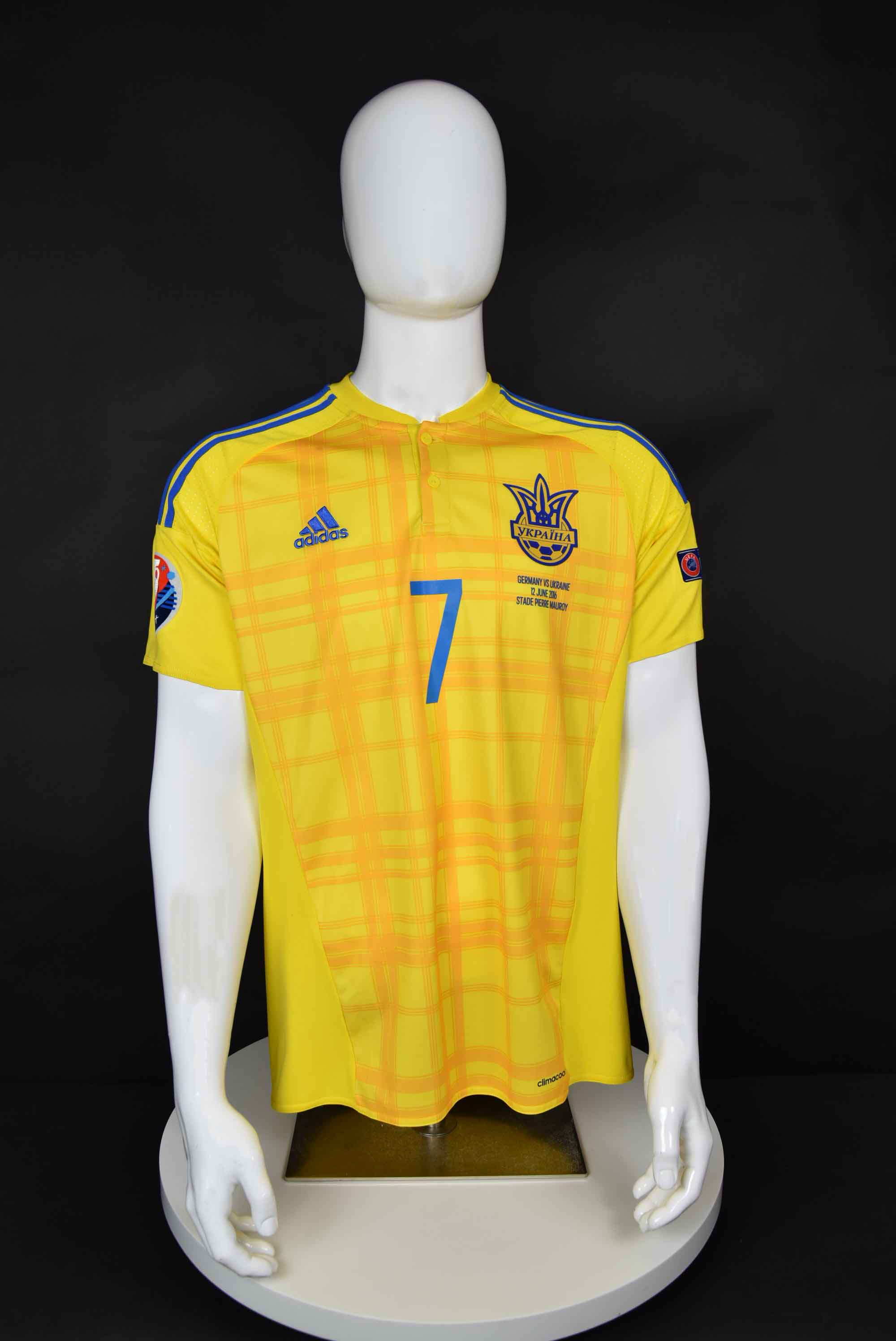 Андрий Йермоленко front photo