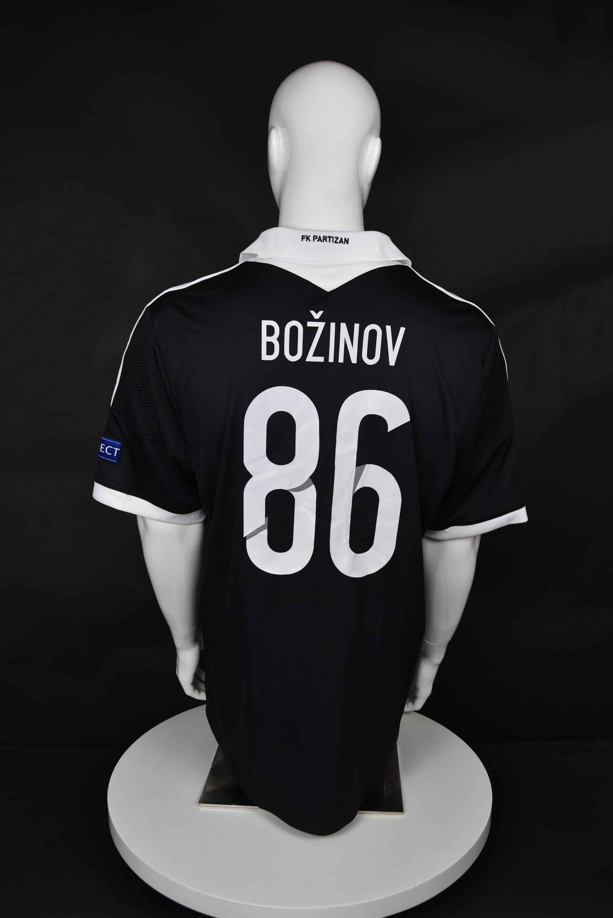 Валери Божинов back photo