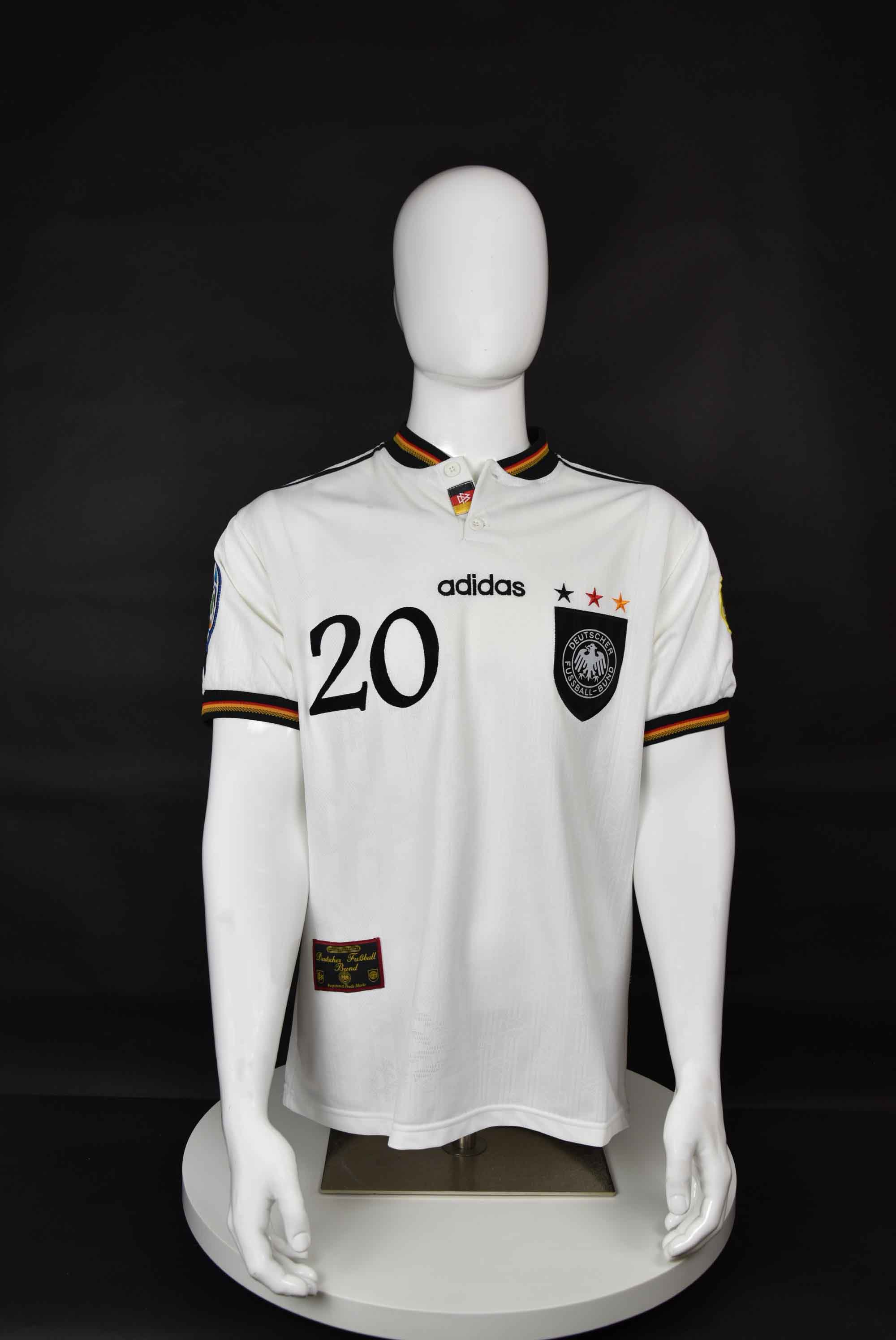 Оливер Бирхоф front photo