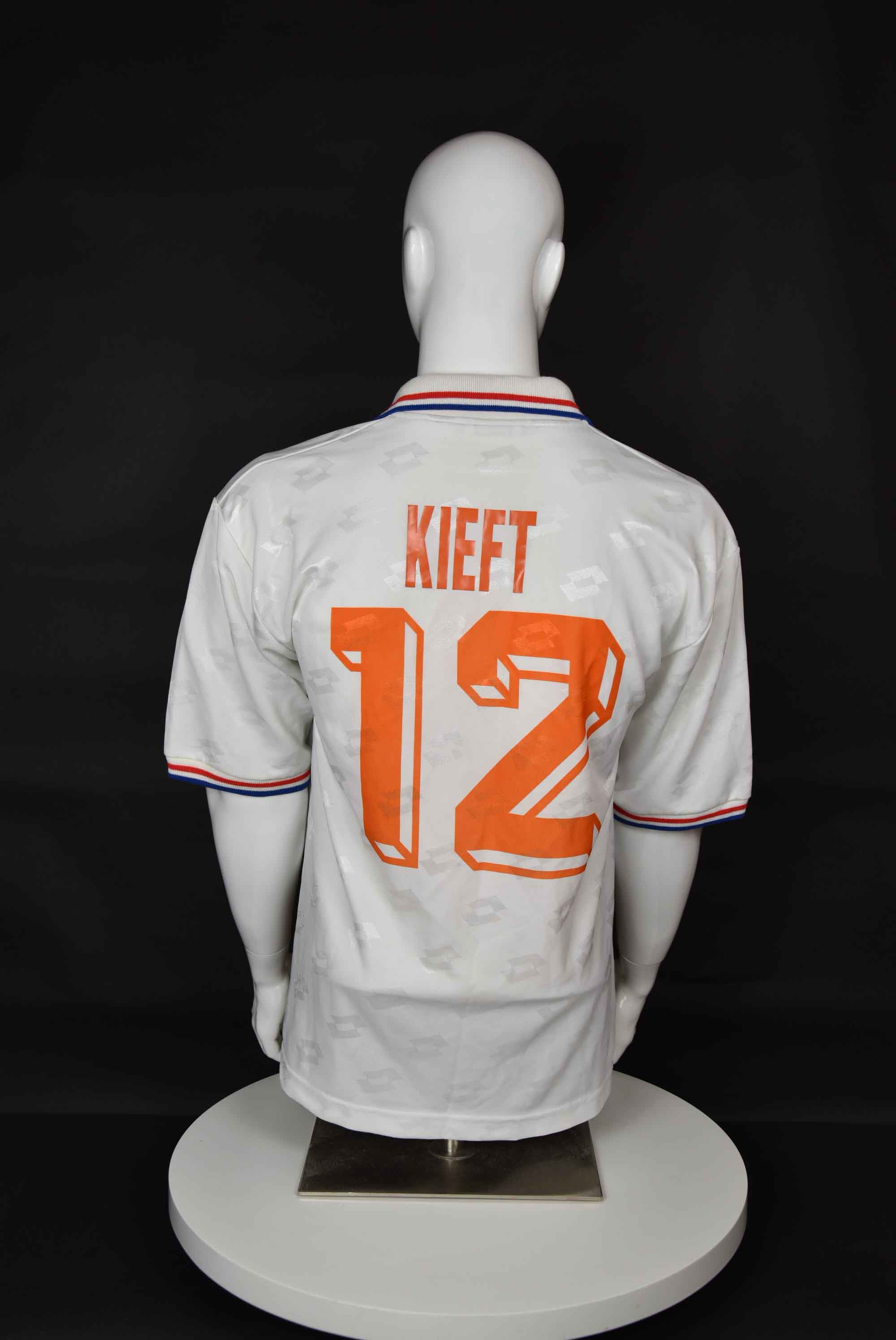 Вим Кифт back photo