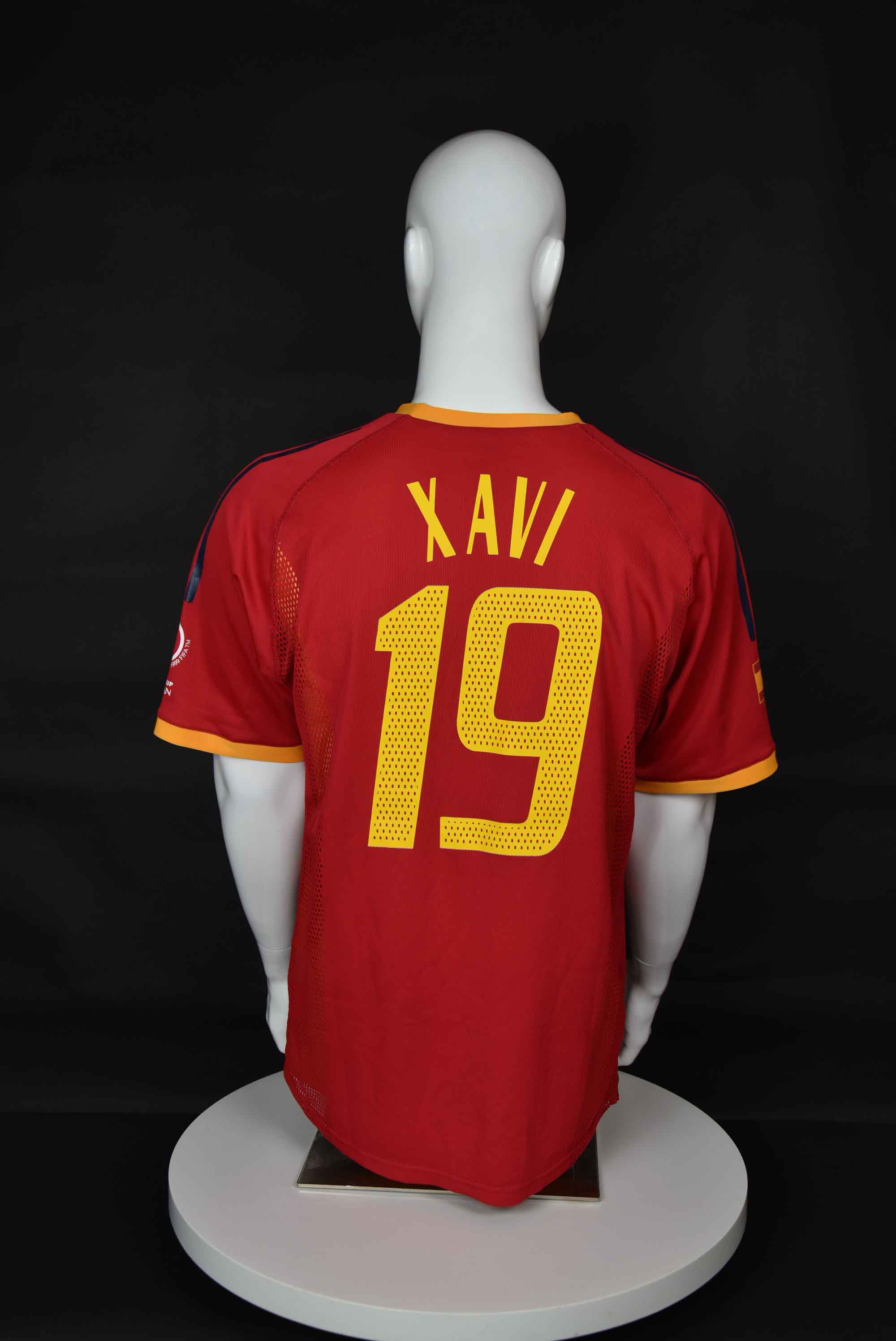 Шави Ернандез back photo