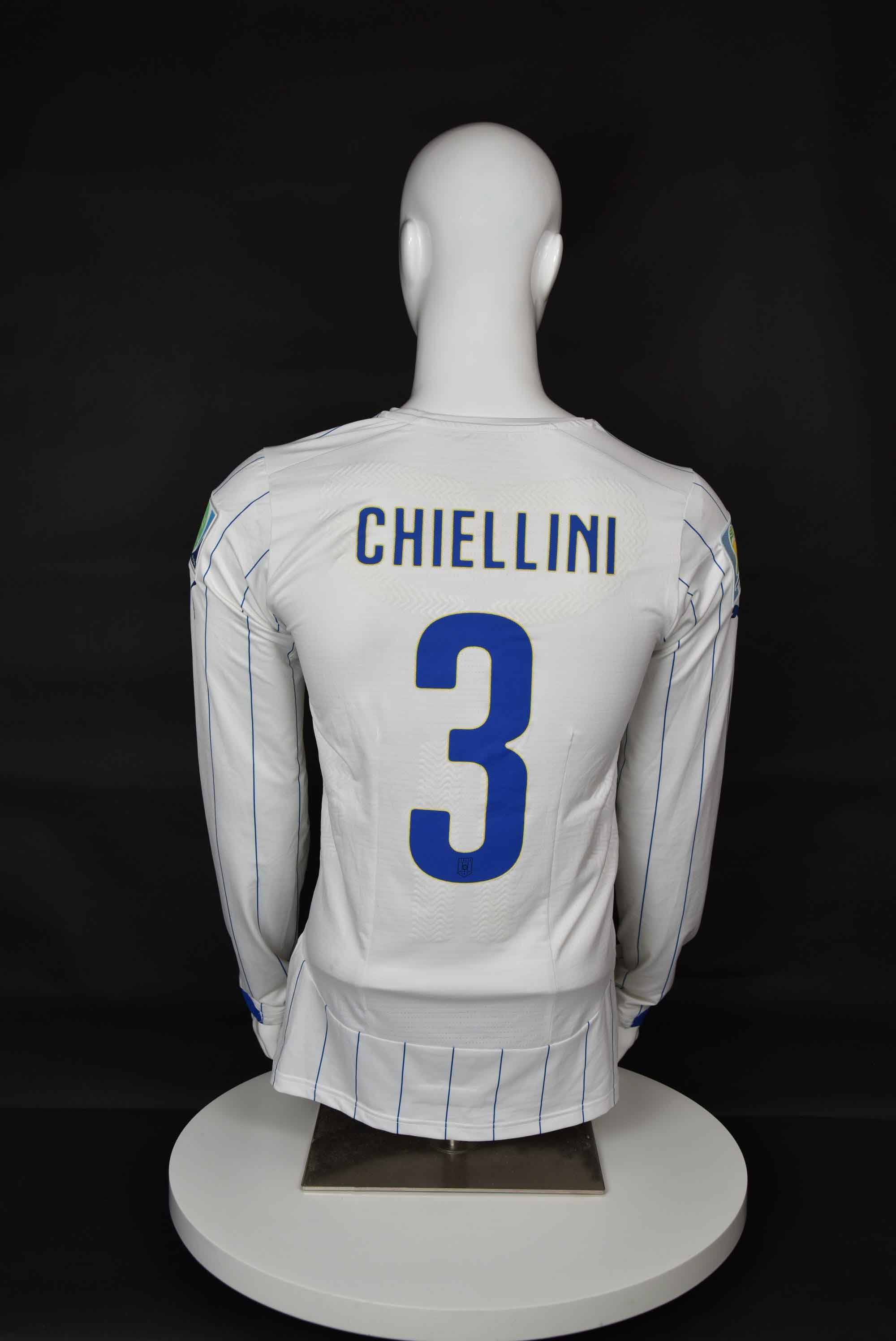 Джорджо Киелини back photo