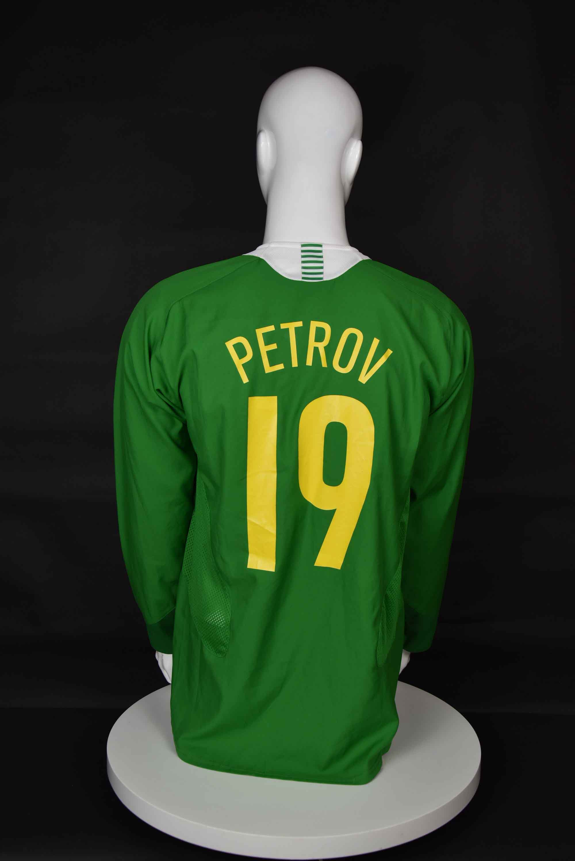 Стилиян Петров back photo