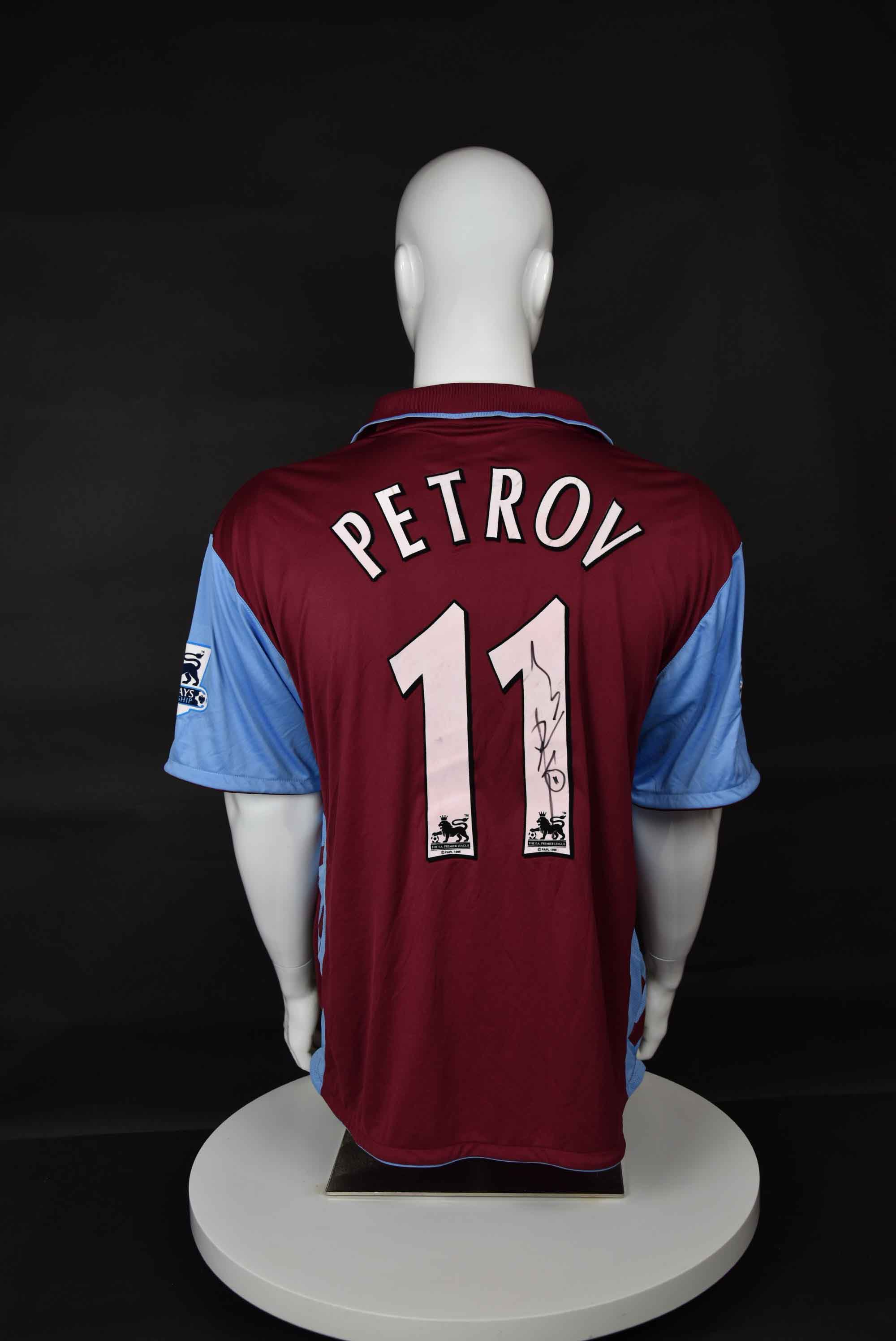 Стилиян Петров back photo