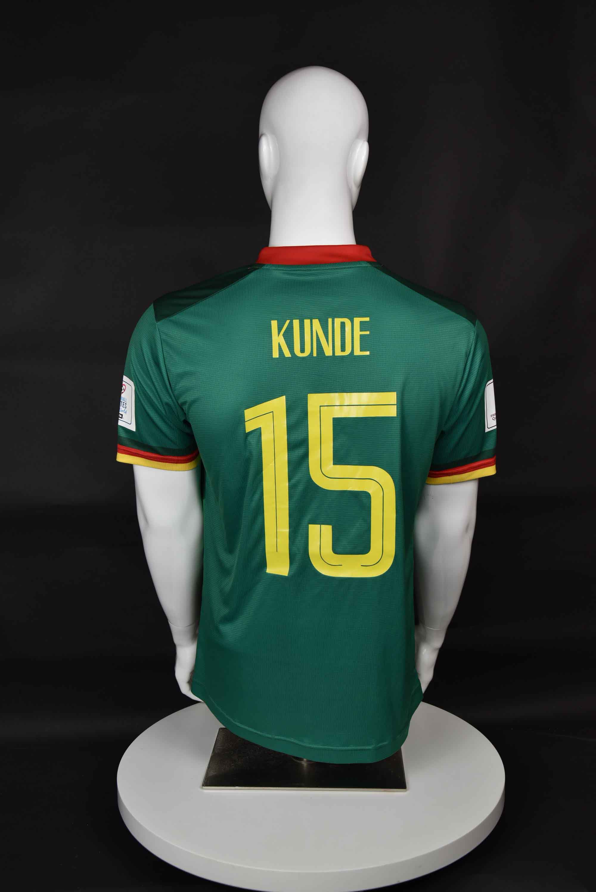 Пиер Кунде back photo