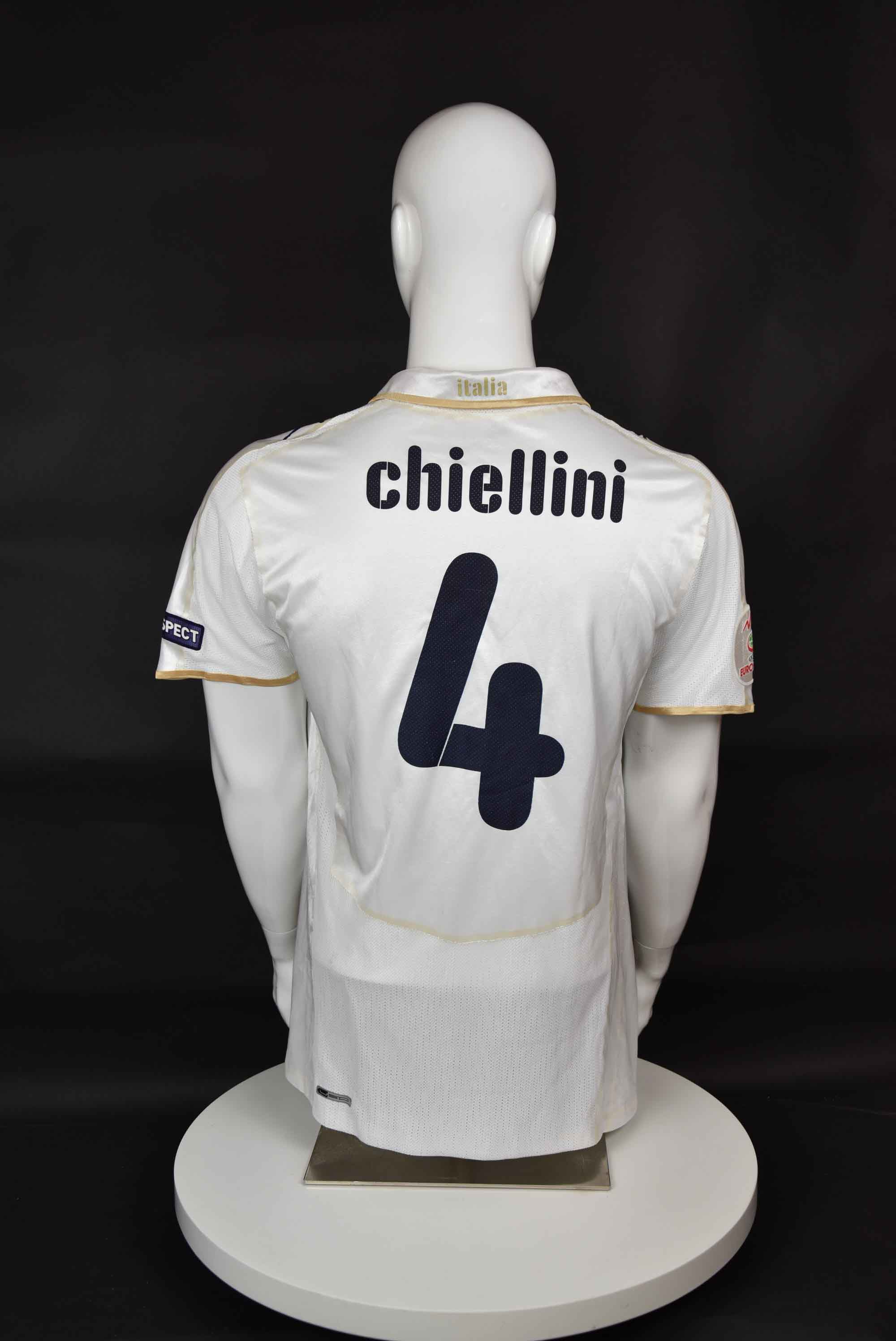 Джорджо Киелини back photo