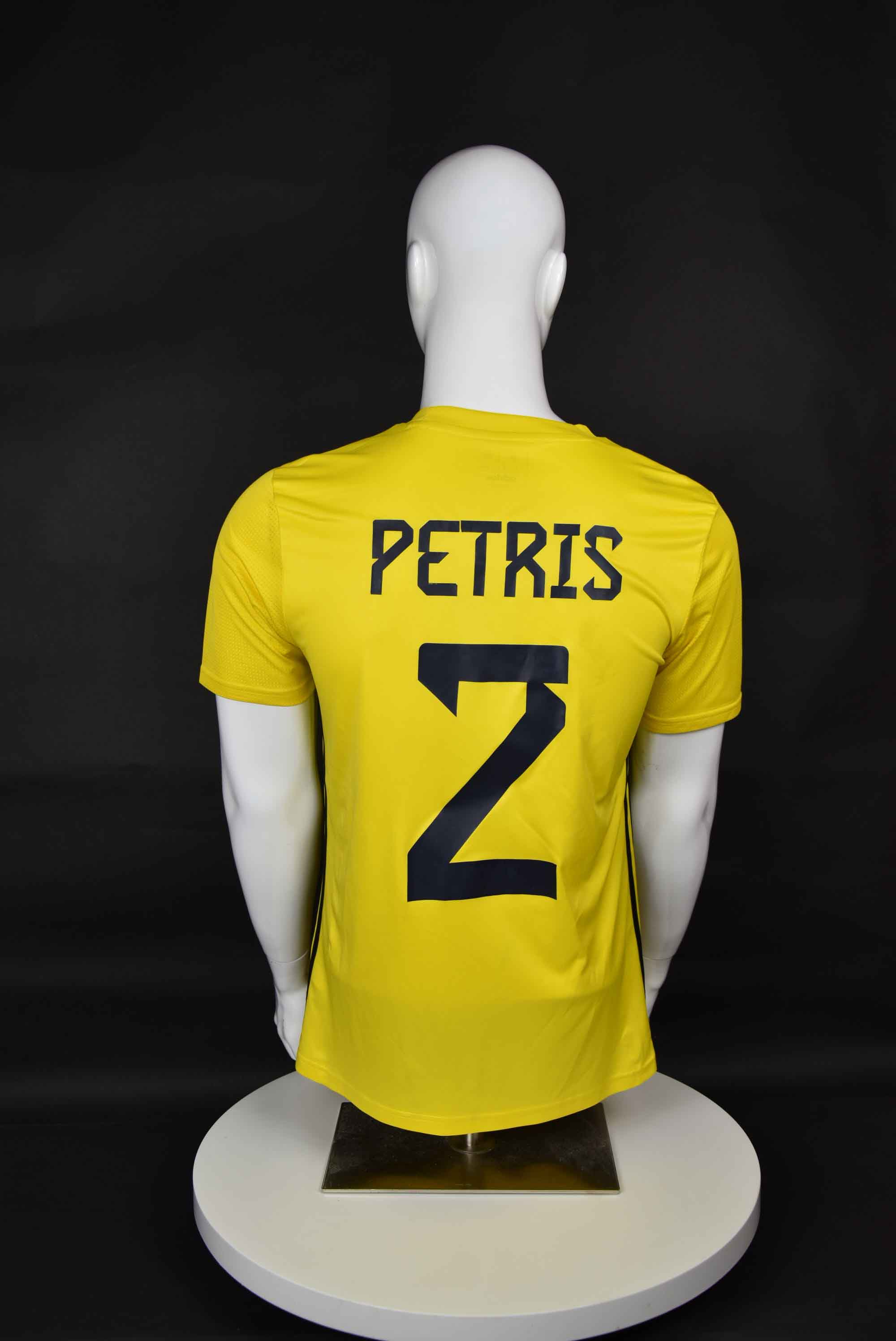 Жереми Петрис back photo