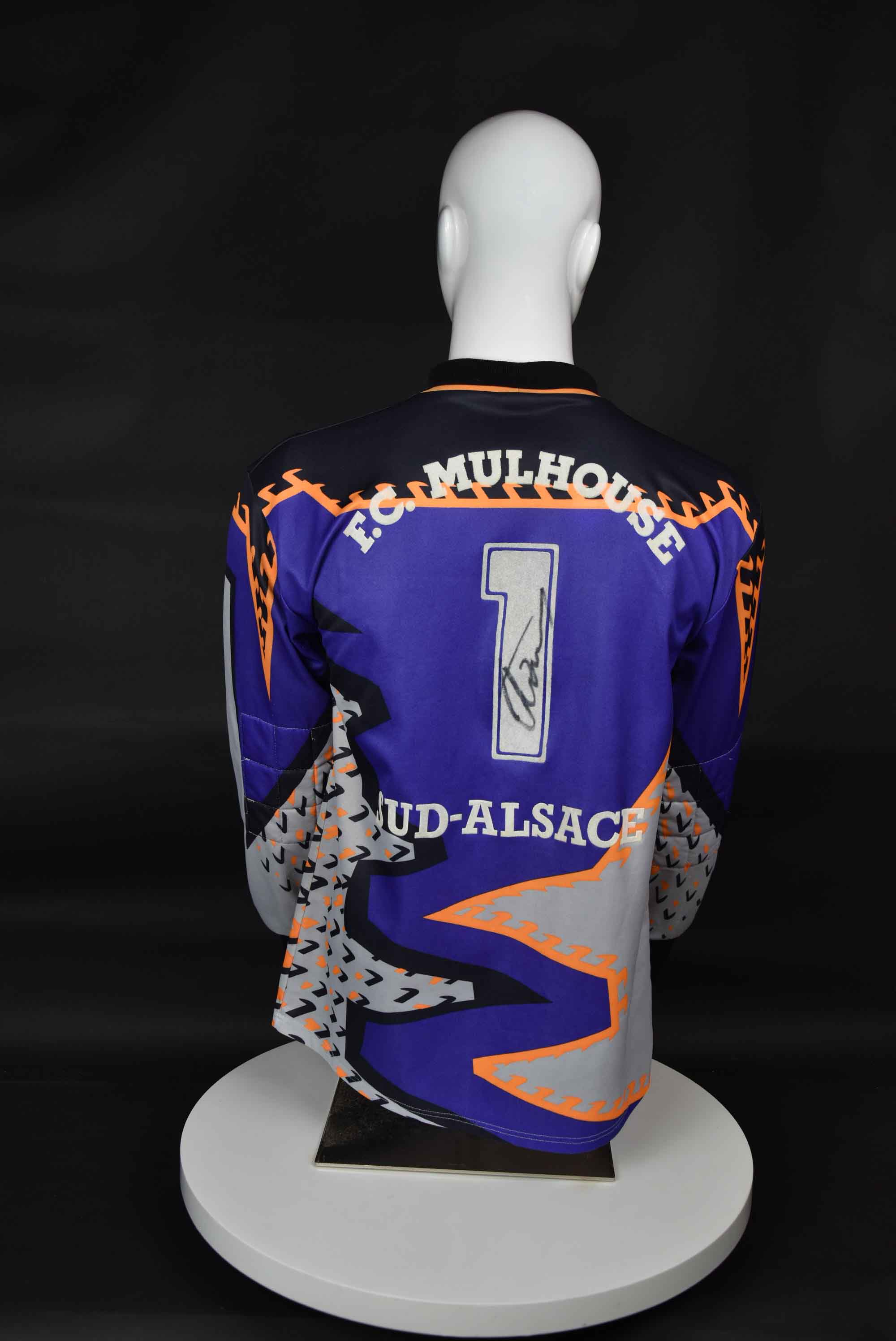 Борислав Михайлов back photo