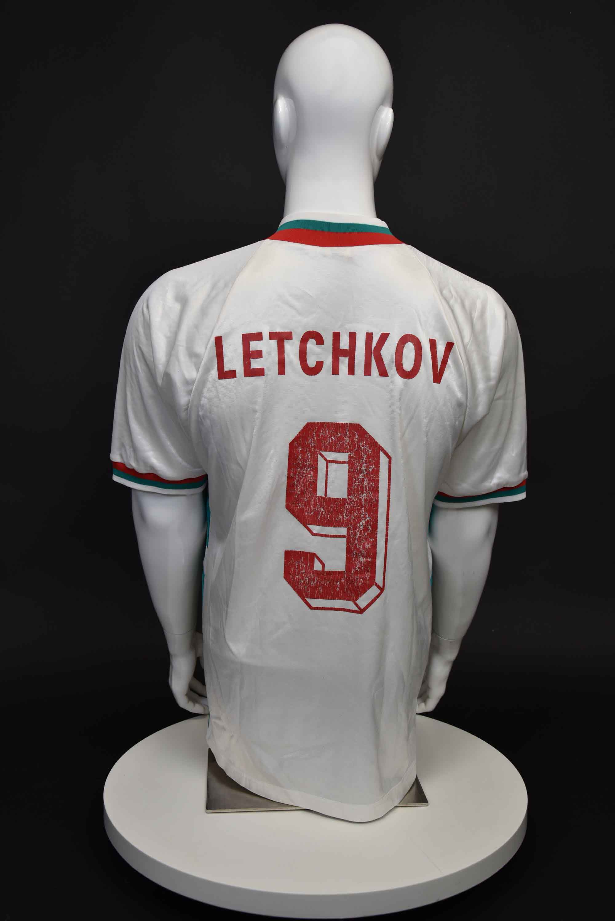 Йордан Лечков back photo