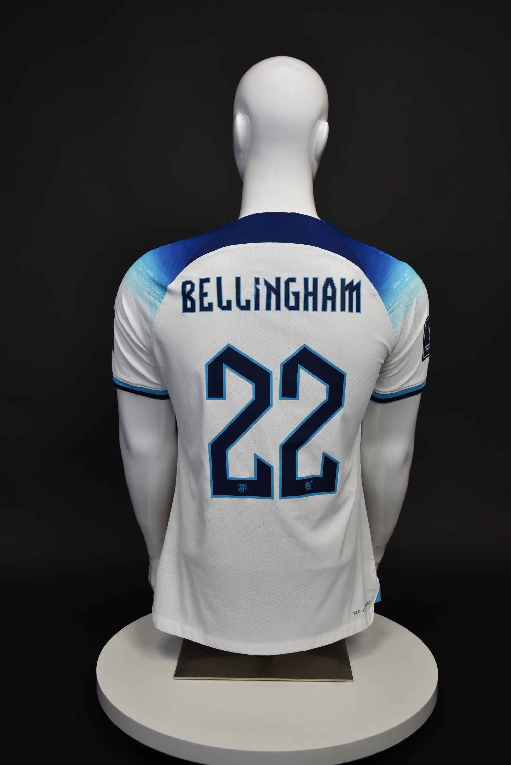 Джуд Белингам back photo