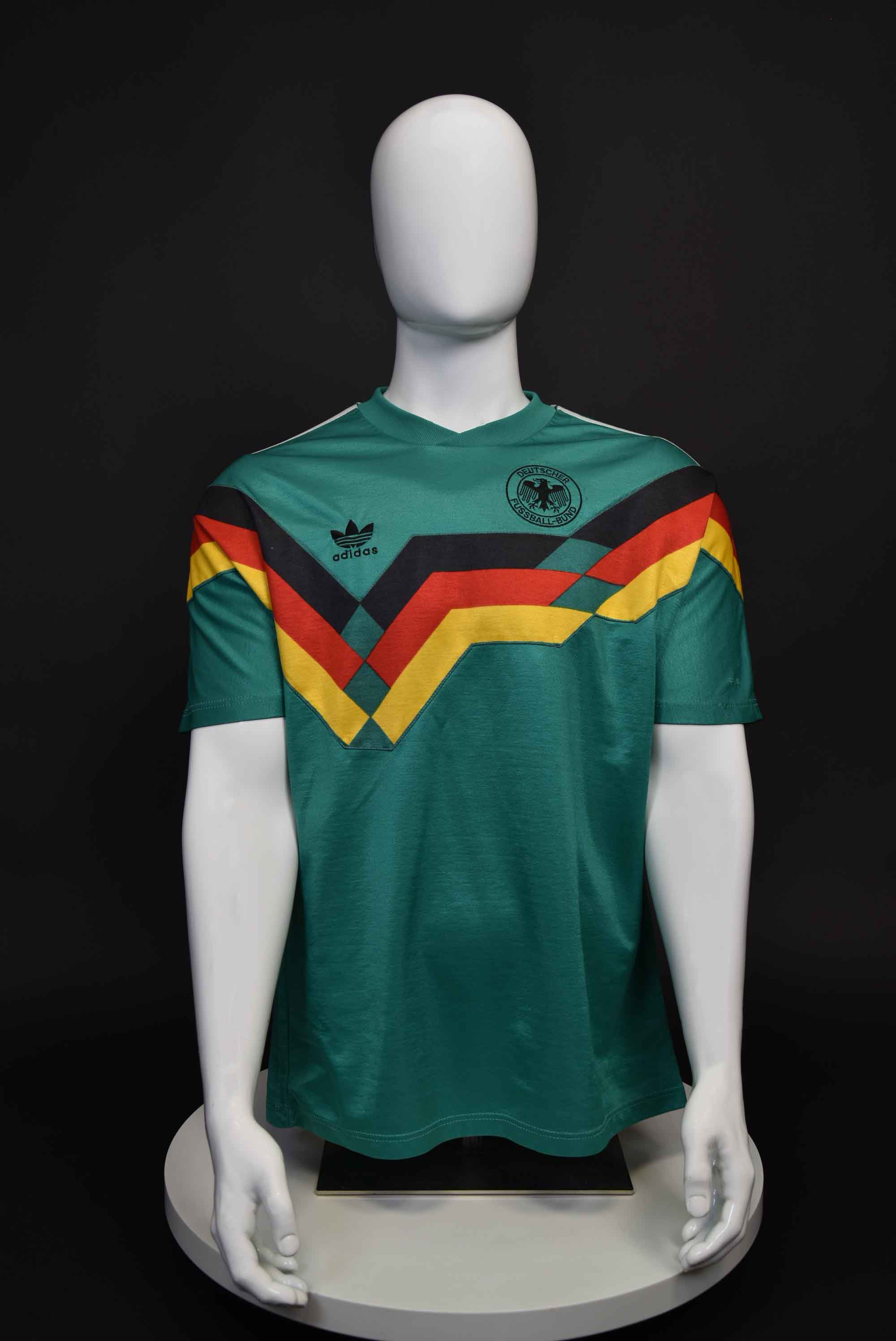 Неизвестен front photo