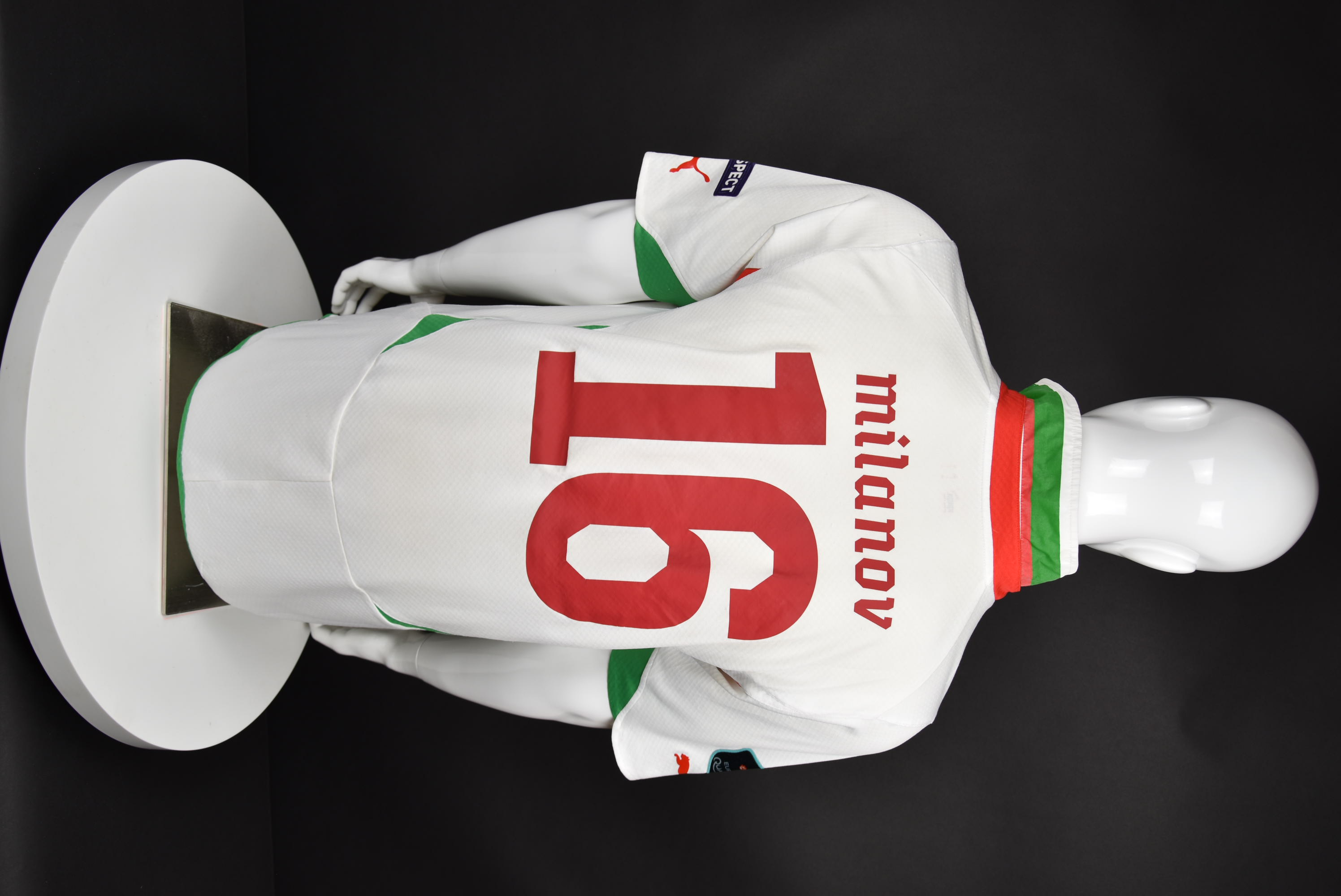 Живко Миланов back photo