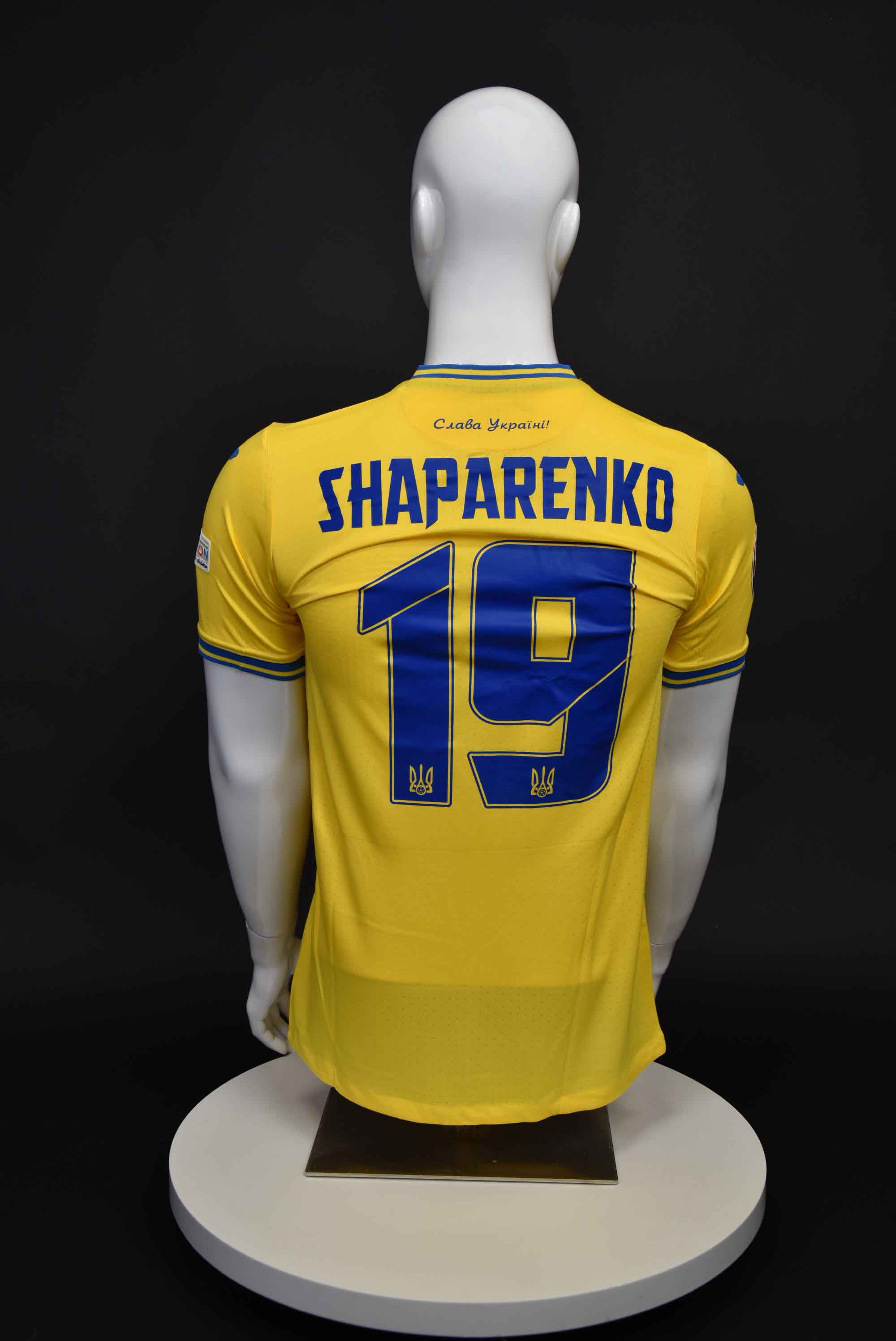 Микола Шапаренко back photo