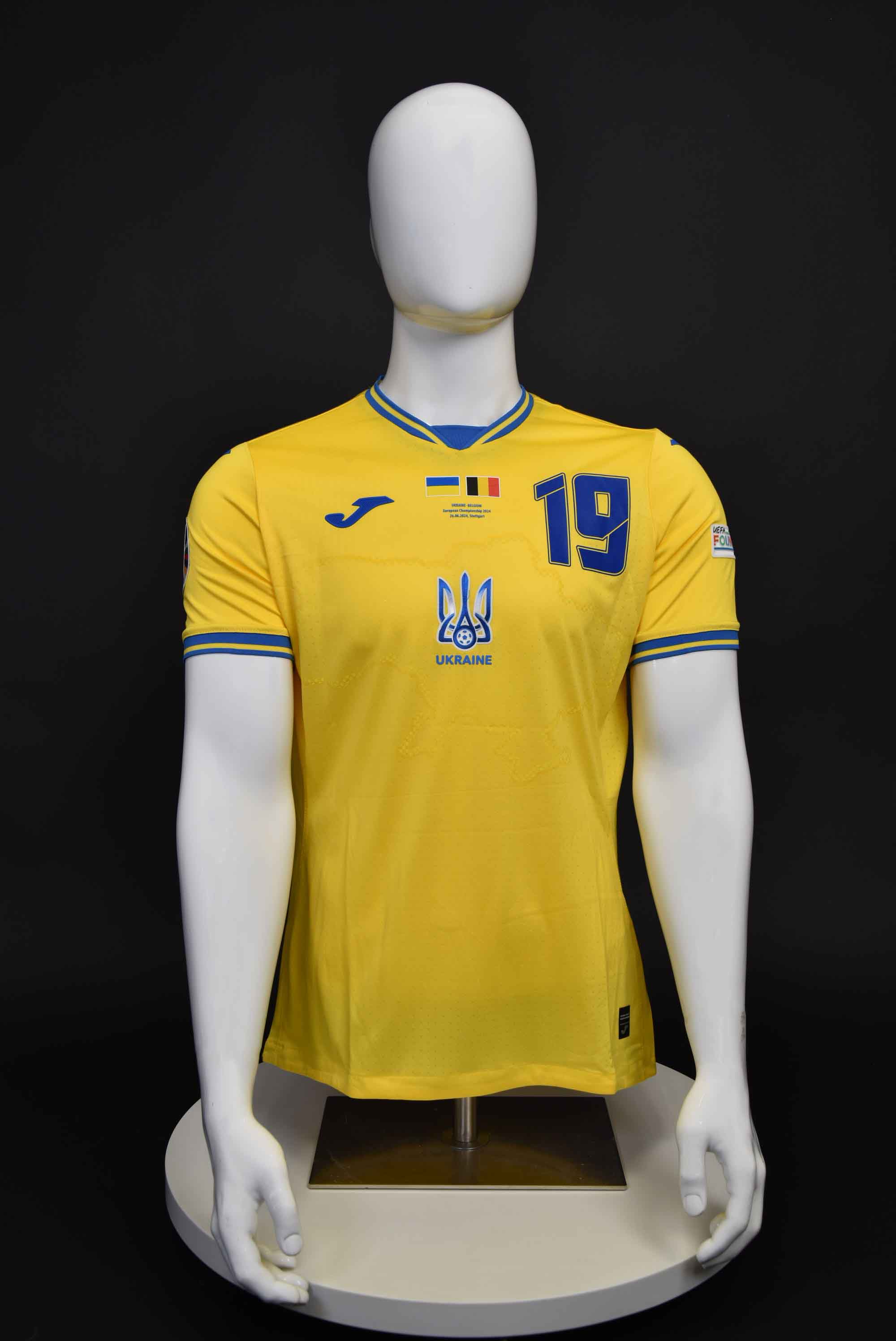 Микола Шапаренко front photo