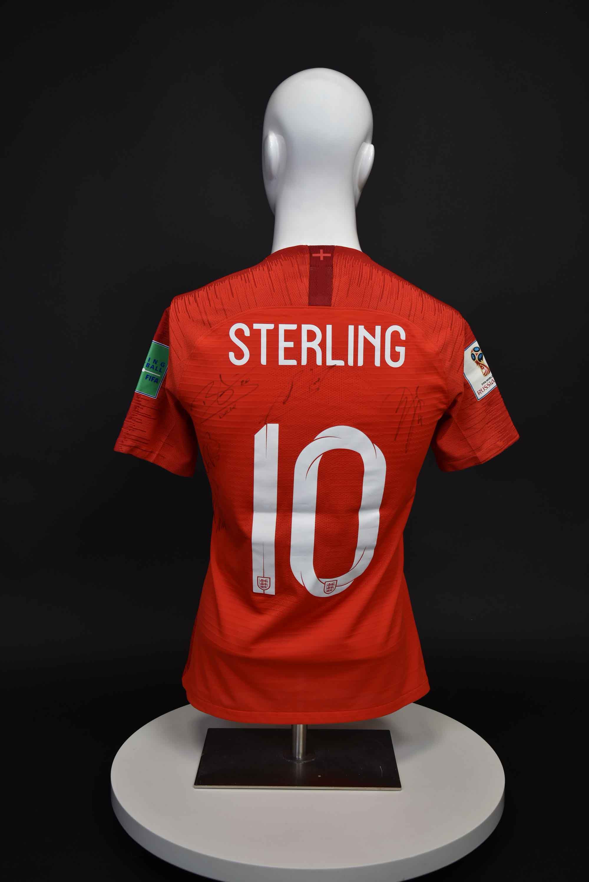 Рахийм Стърлинг back photo