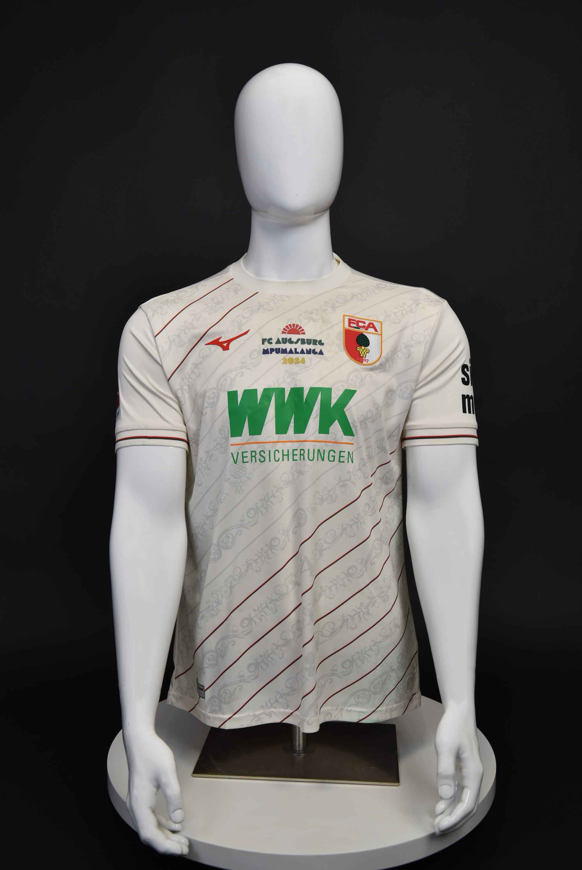 Лукас Петков front photo