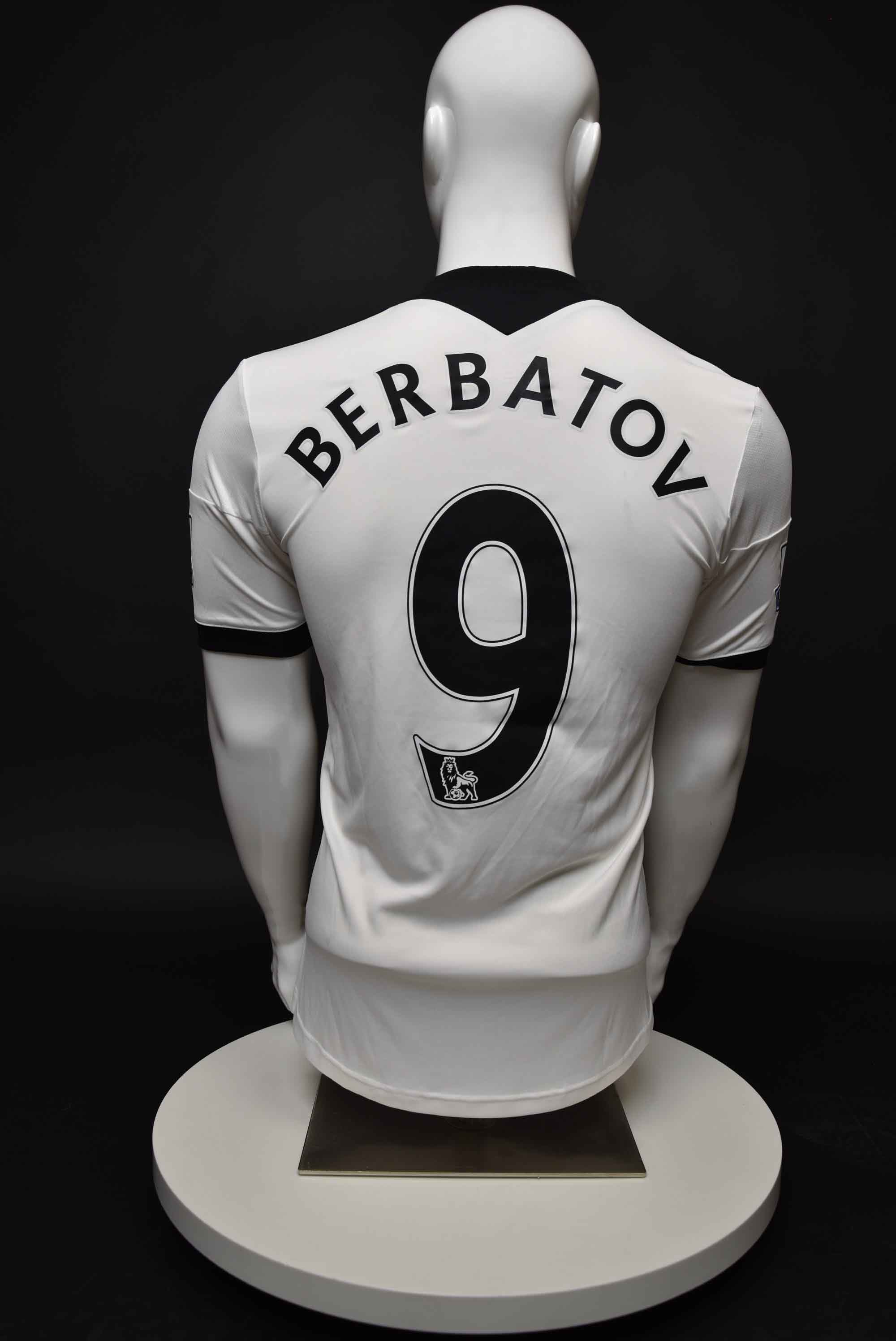 Димитър Бербатов back photo