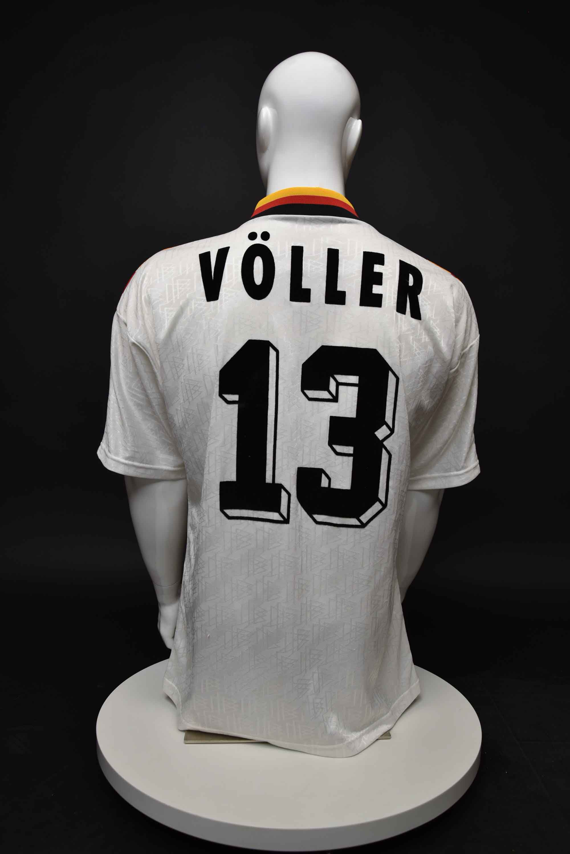 Руди Фьолер back photo