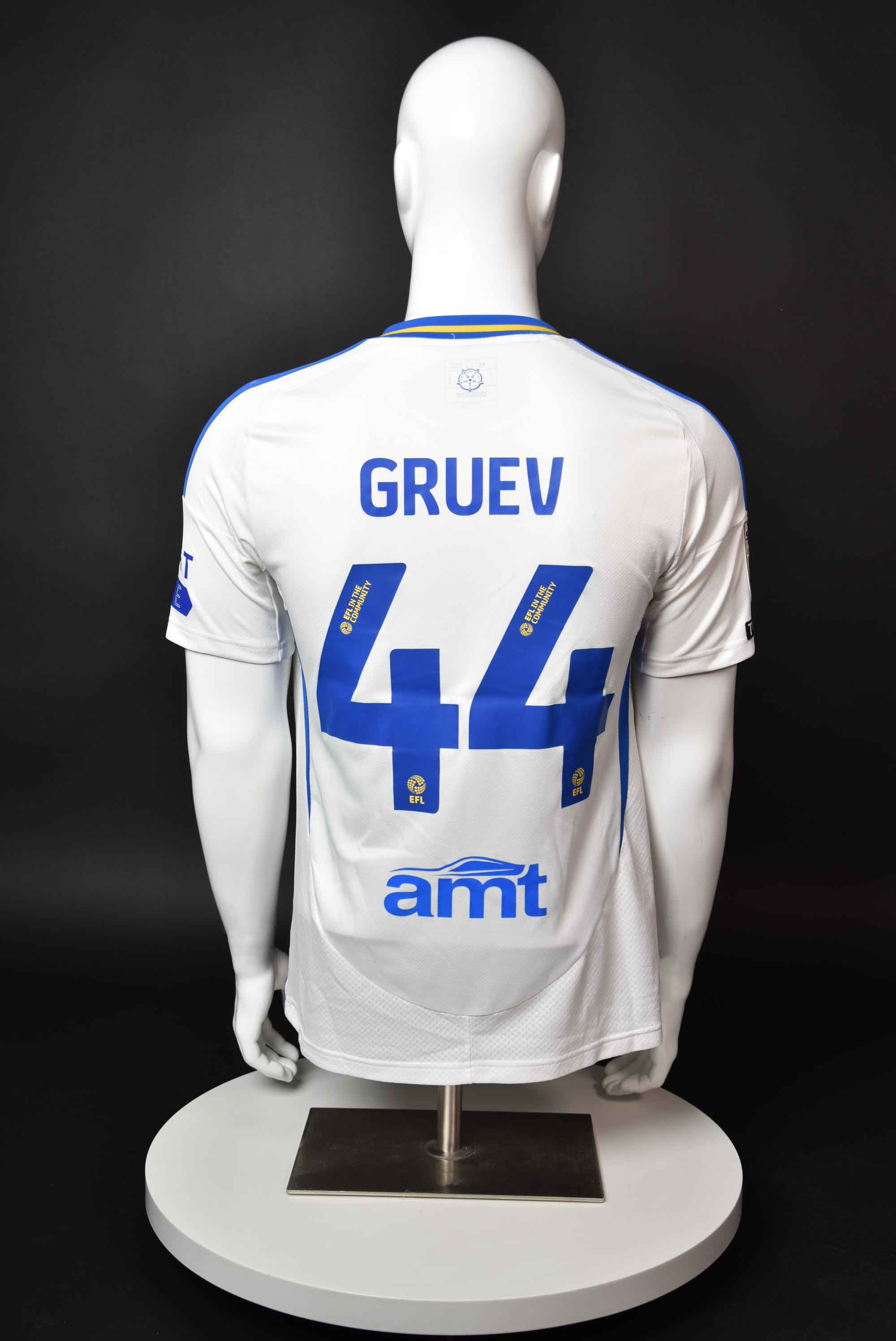 Илия Груев (Младши) back photo